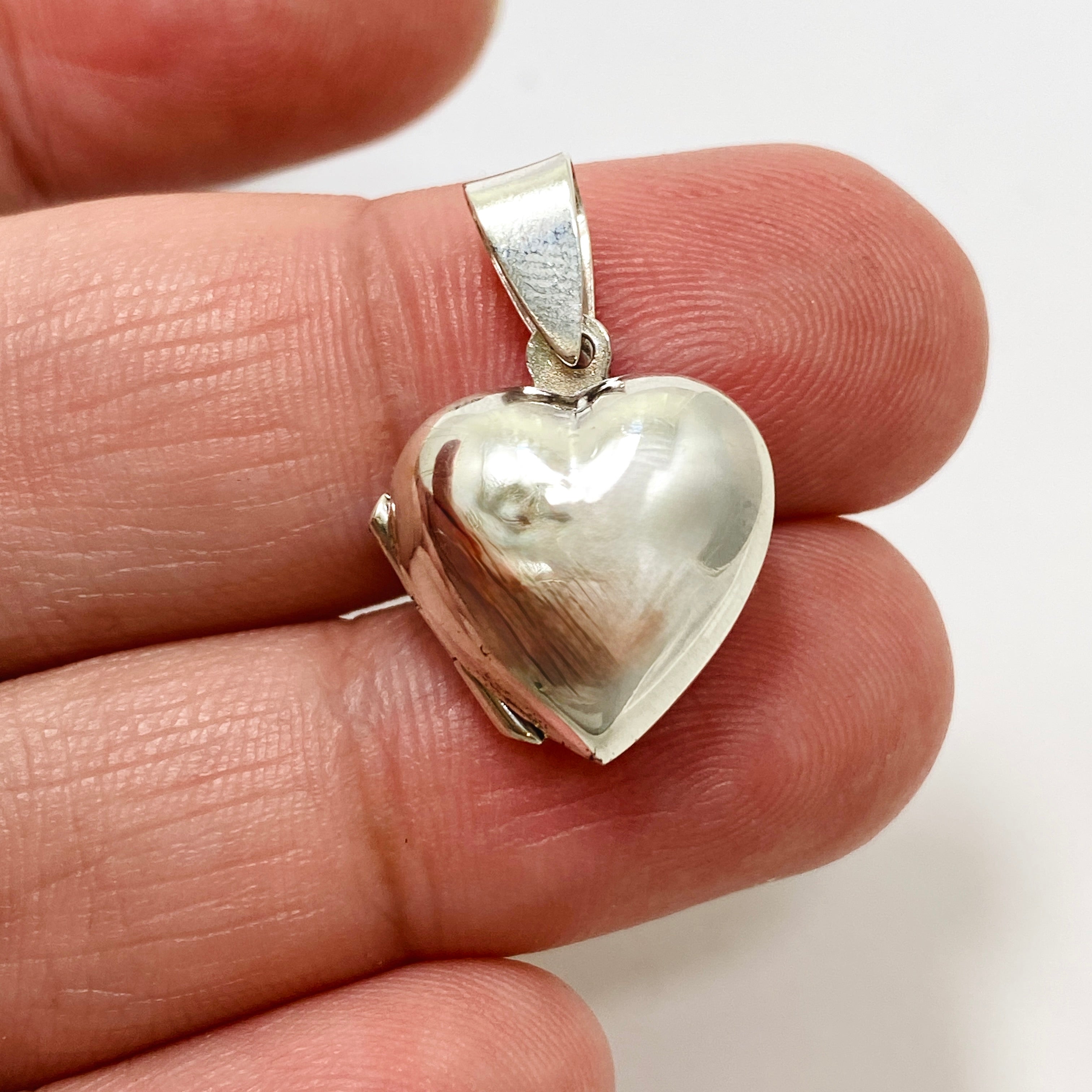 15mm x 15mm Heart Locket Necklace - Sterling Silver SV07 122 - Perfect Gift for Valentine's Day, Anniversary & Romantic Occasions