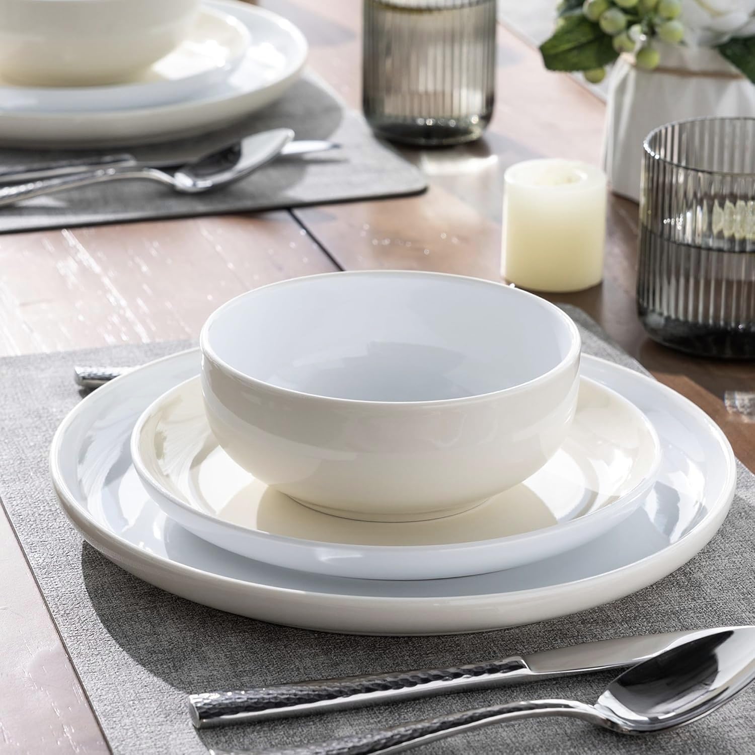 18-Piece White Ceramic Dinnerware Set for 6 - Scratch Resistant, Oven & Microwave Safe Plates & Bowls - Modern Dish Set for Family Dining, Entertaining & Everyday Use