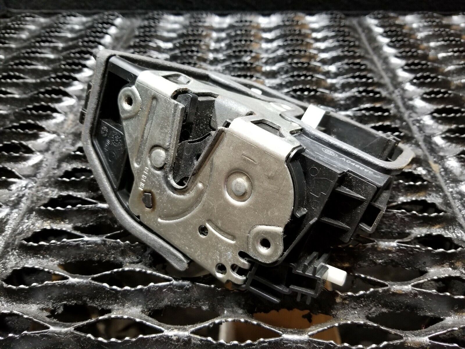 2006-2010 BMW 650i E63 Left Front Door Lock Actuator - OEM Replacement Part - Perfect for Door Lock Repair & Security Upgrade