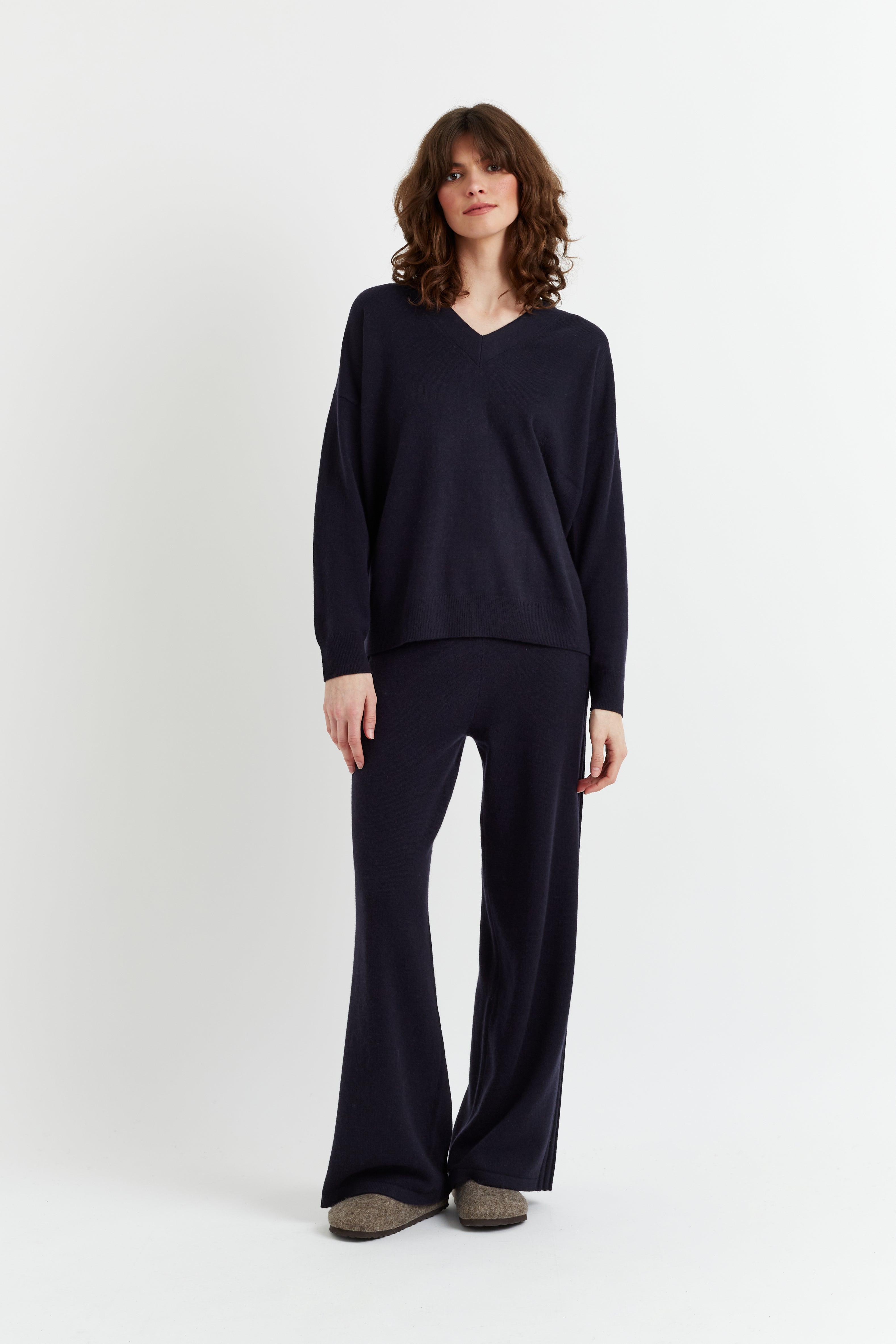 Luxury Navy Blue Cashmere V-Neck Sweater for Women - Soft & Warm Winter Pullover - Perfect for Office, Date Night & Holiday Outfits