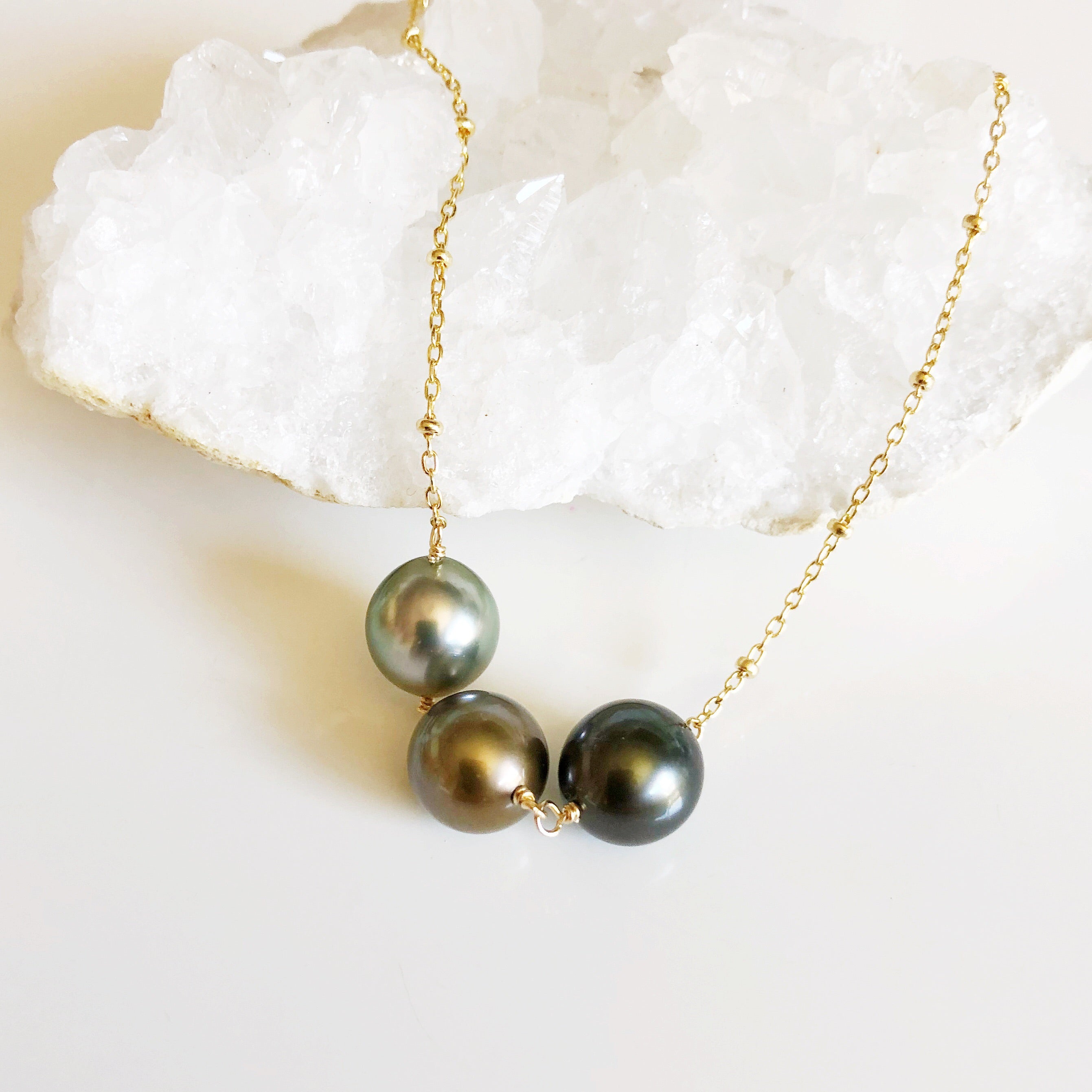 Tahitian Pearl Necklace Maddi (N306) - Elegant Jewelry for Women, Perfect for Weddings, Parties & Special Occasions