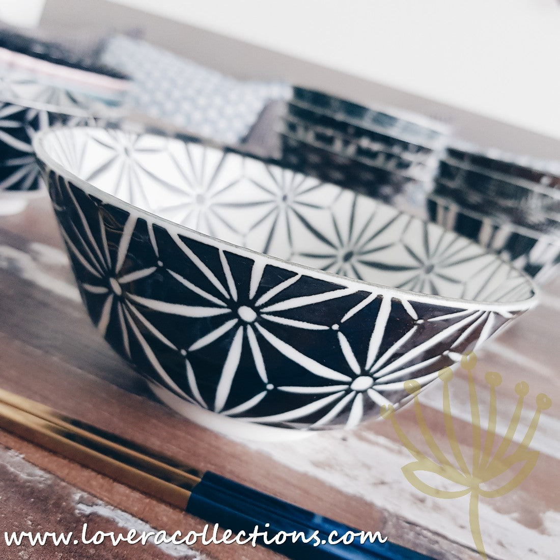 Awasaka Black & White Modern Stars Dinnerware Set - 12-Piece Porcelain Plates & Bowls - Elegant Dinnerware Collection for Home & Restaurant Use - Perfect for Holiday Dinners, Wedding Gifts & Daily Dining
