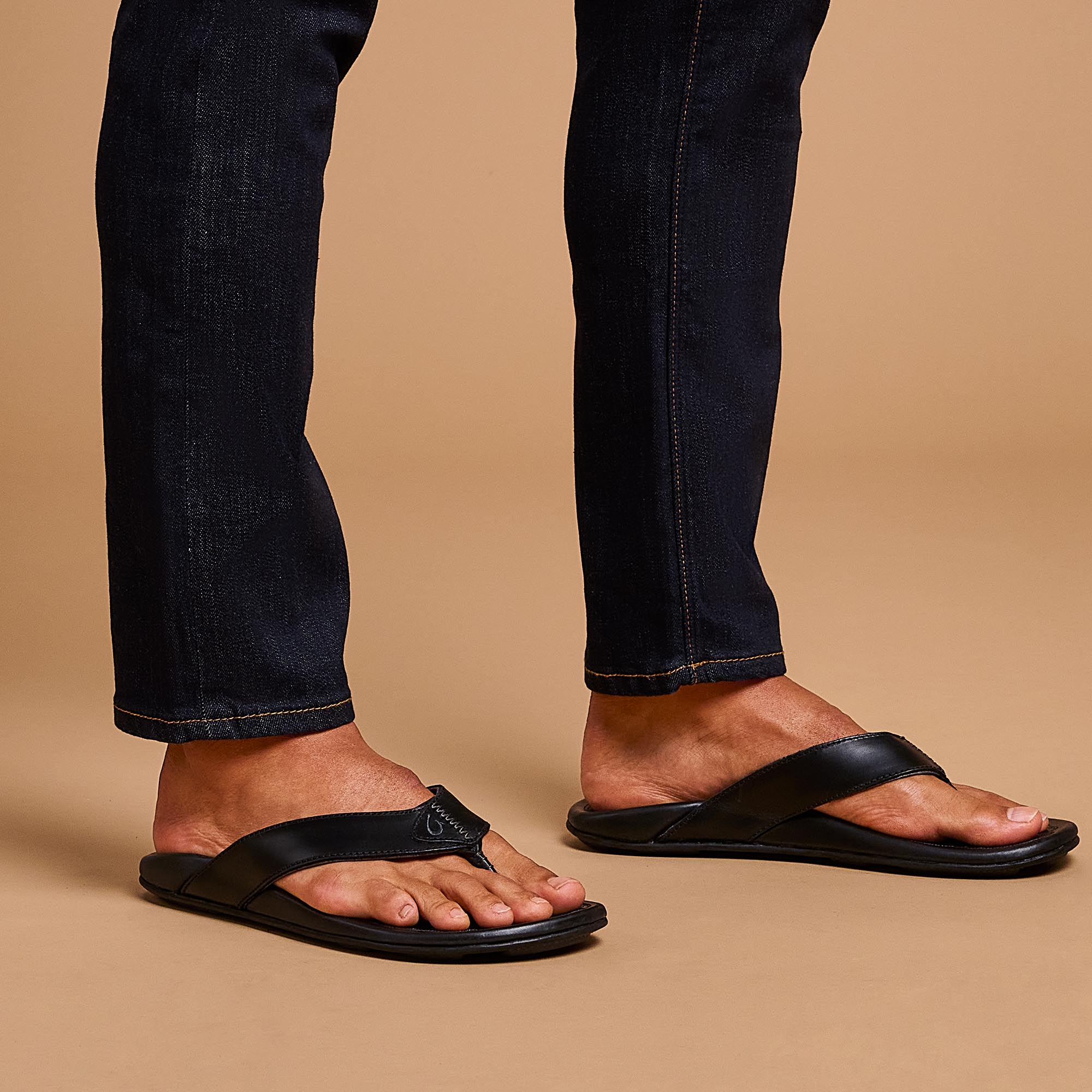 Mekila Men's Leather Beach Sandals - Black | Comfortable & Durable Flip Flops for Summer, Vacation & Outdoor Activities