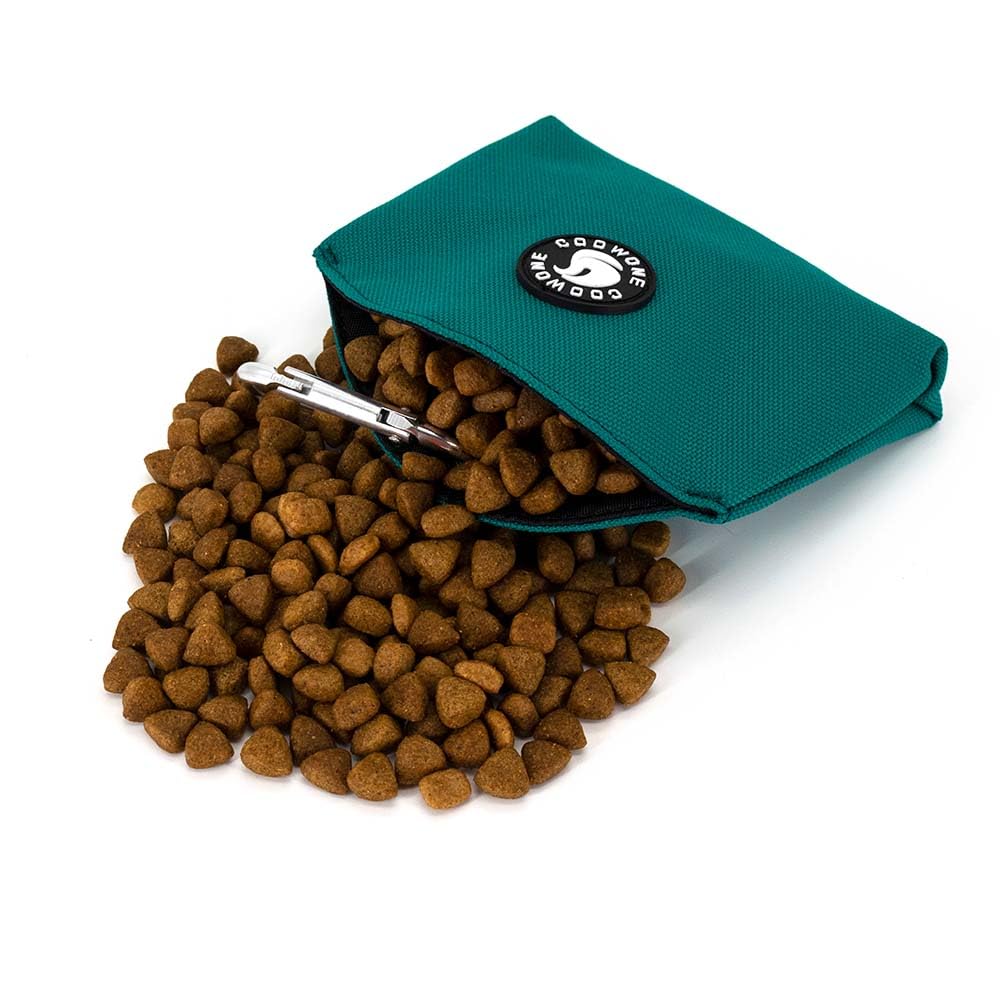 COOWONE Magnetic Dog Treat Pouch - Small Training Treat Bag with Clip, Hands-Free Pocket-Sized for Dog Walking & Obedience Training (Green) - Perfect for Pet Owners, Dog Walkers & Trainers