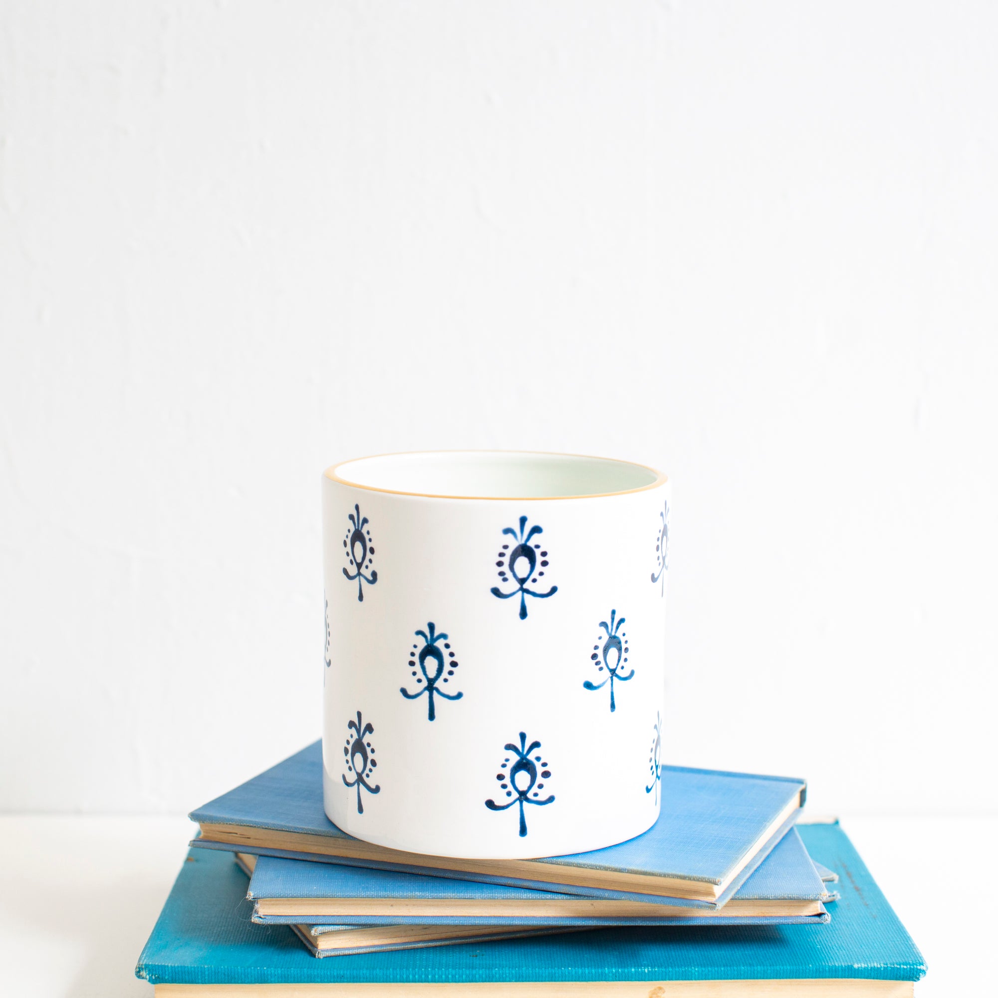 Delft Blue Wink Peony Vase - Handcrafted Ceramic Flower Vase for Home Decor, Wedding Centerpiece & Floral Arrangements