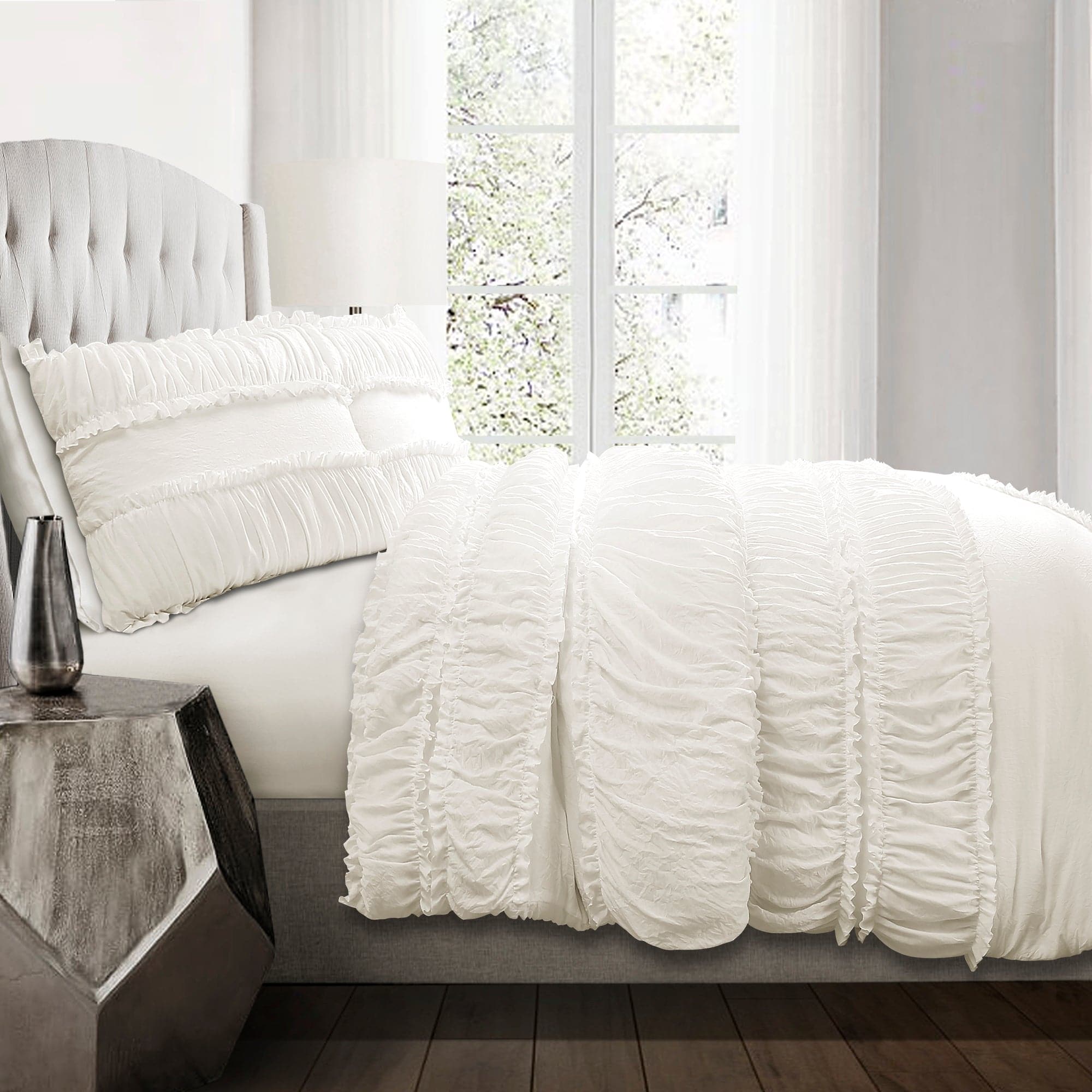 Nova Ruffle 3 Piece Comforter Set - Soft Bedding Set with Ruffled Design for Queen/King Size Beds - Perfect for Master Bedroom, Guest Room & Dorm Decor