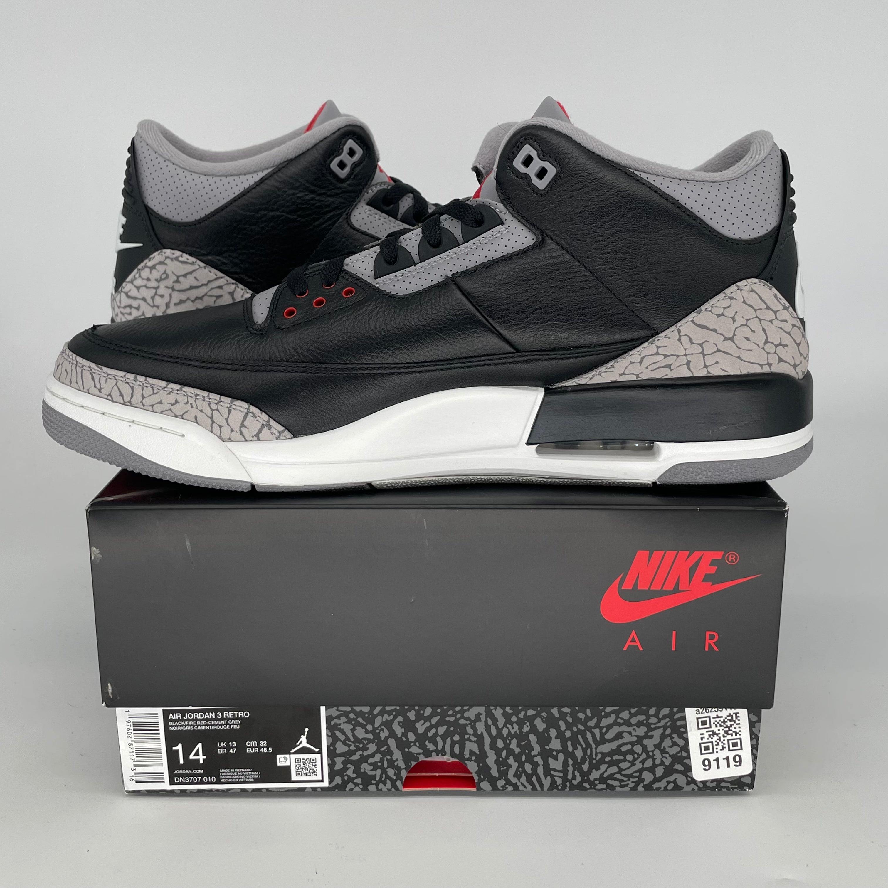 Original Title: AIR JORDAN 3 BLACK CEMENT SIZE 14 DN3707 010   Optimized Title: **Air Jordan 3 Retro Black Cement Men's Basketball Shoes Size 14 (DN3707-010) - Perfect for Sneaker Collectors & Court Performance**