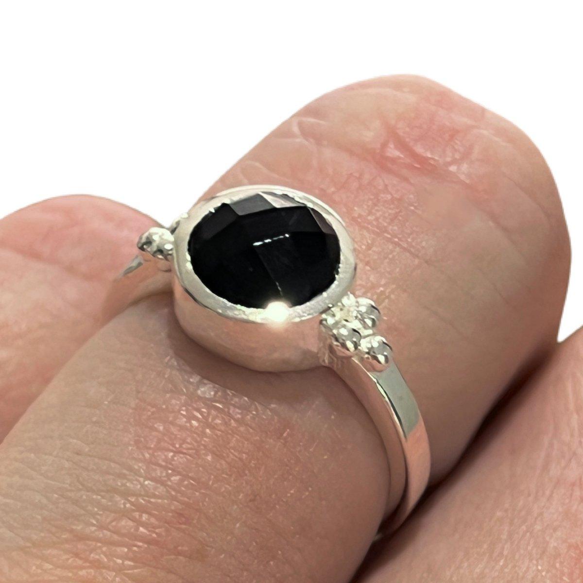 Laihas Posh Little Gypsy Black Onyx Ring for Women - Elegant Gothic Jewelry Gift for Birthday, Anniversary & Special Occasions