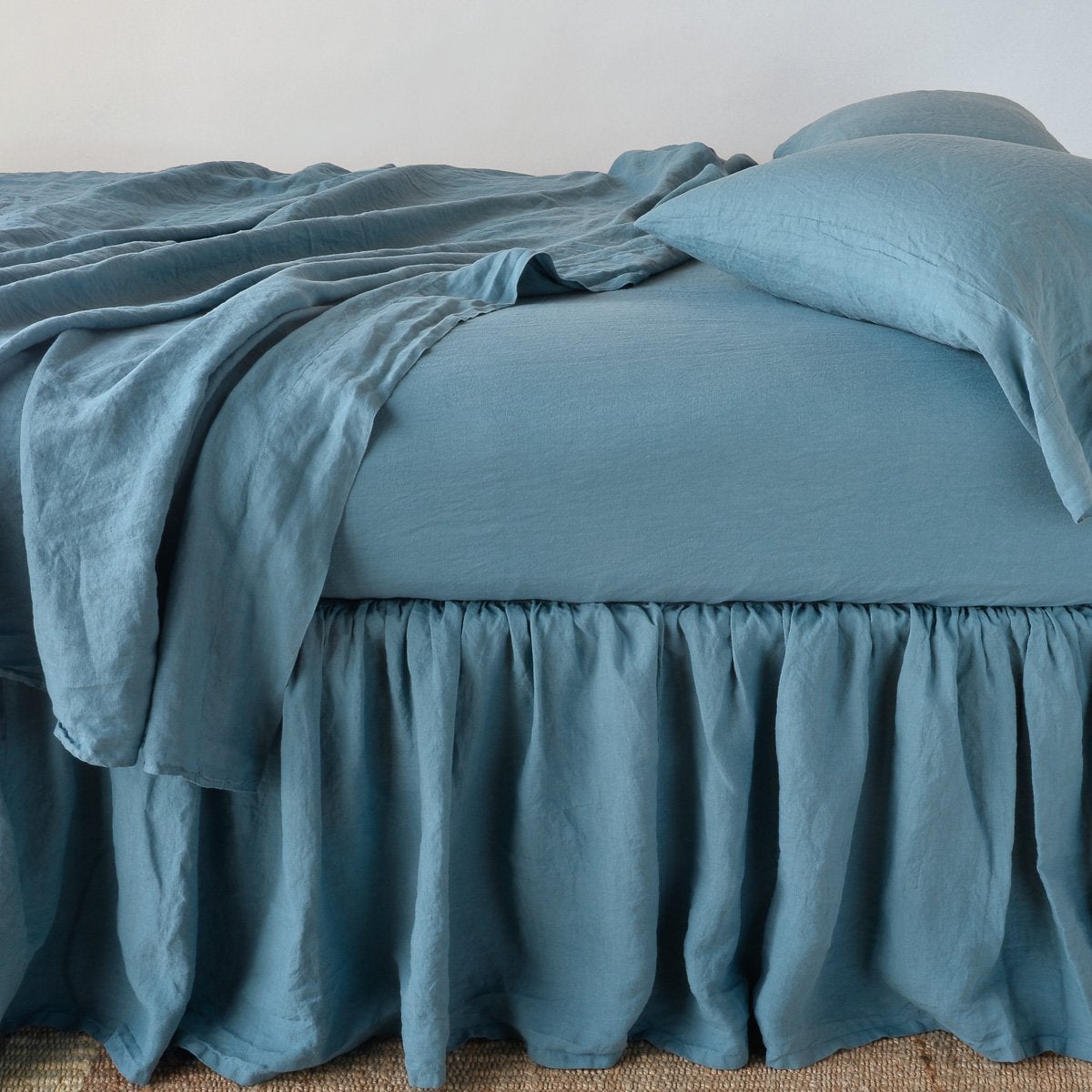 Premium Linen Bed Skirt - Queen Size, Fitted Dust Ruffle with 14