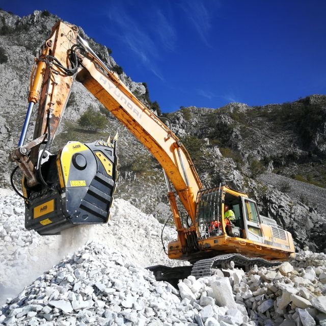 BF135.8 Bucket Crusher for Excavators - Heavy Duty Demolition & Recycling Attachment for Construction Sites