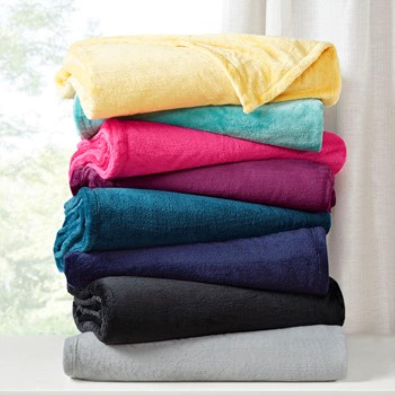 Premium Oversized Plush Throw Blanket - Soft Luxury All-Season Microlight Cover for Bed, Couch, Full/Queen Size - Aqua Blue - Perfect for Cozy Nights, Movie Time & Home Decor