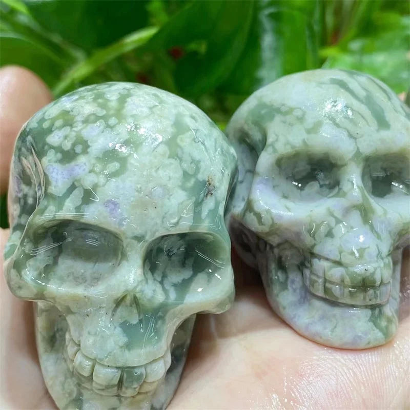 Natural Lucky Onyx Skull & Agate Skull Crystal Carving - Reiki Healing Gemstone Figurine - Handcrafted Home Decor & Spiritual Gift (2 Inch, 1PC) - Perfect for Meditation, Yoga Spaces & Gothic Decor