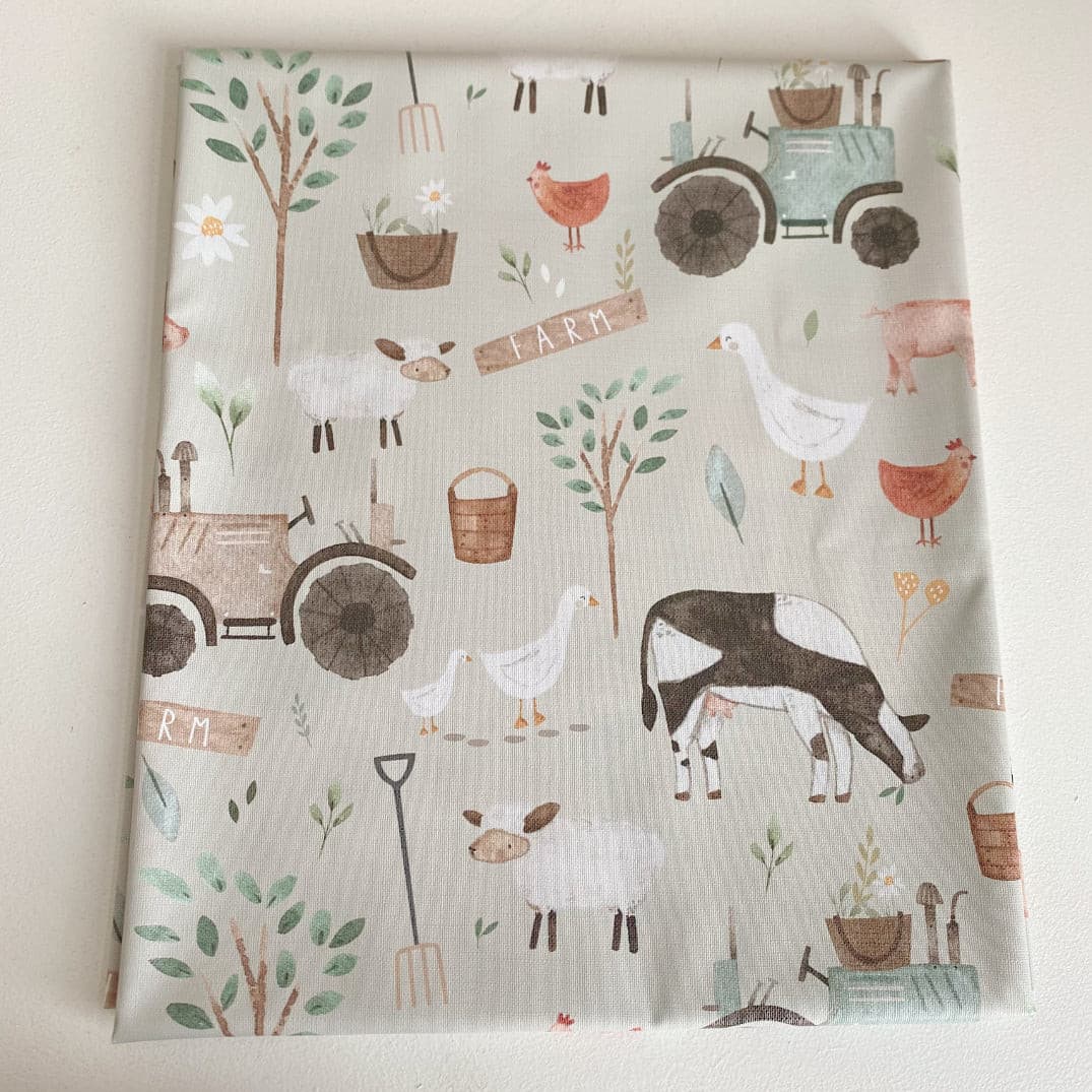Waterproof Splash Mat for Kids - Gingers Farm Animals Design, Non-Slip Baby Play Mat for Mealtime, Arts & Crafts, Indoor/Outdoor Activities