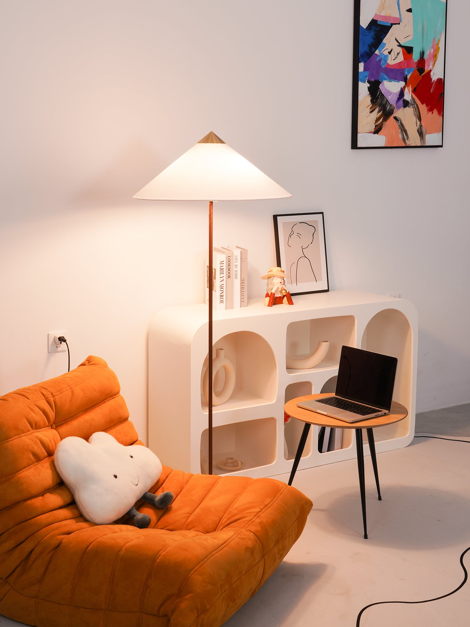 Modern Chinese Hat Floor Lamp - Stylish Rattan Shade for Living Room, Bedroom & Office Decor - Perfect for Cozy Ambiance and Reading Nook Lighting