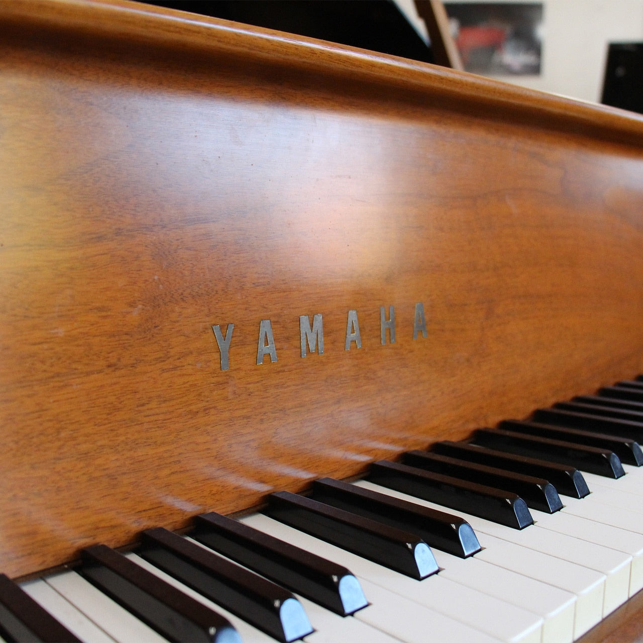 Vintage 1969 Yamaha G1 Grand Piano - Professional Acoustic Piano for Home, Studio & Concert Performances
