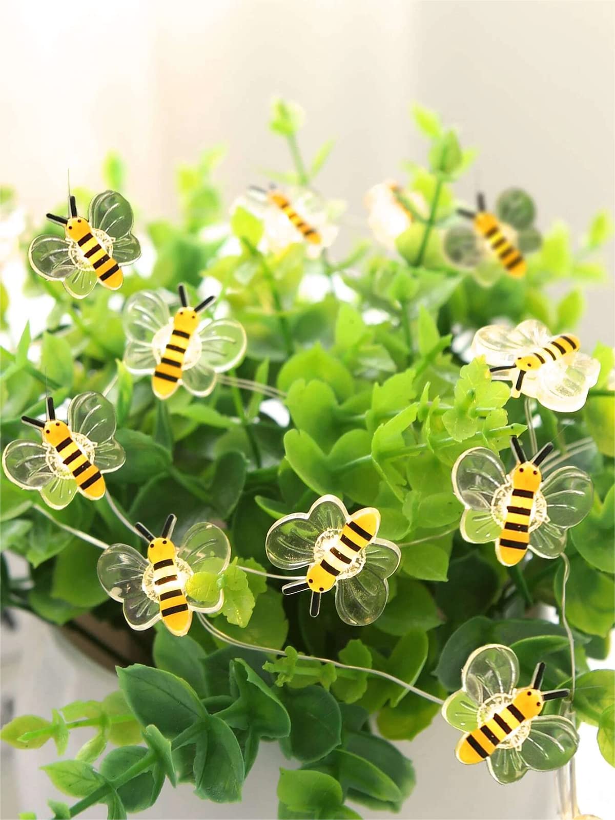 Bee Decor String Lights - 10ft Honeybee Shaped LED Fairy Lights with 30 Bulbs | Battery Operated for Indoor, Bedroom, Party, Wedding, Patio & Christmas Decor | Perfect for DIY Home Decor, Garden Lighting and Special Events
