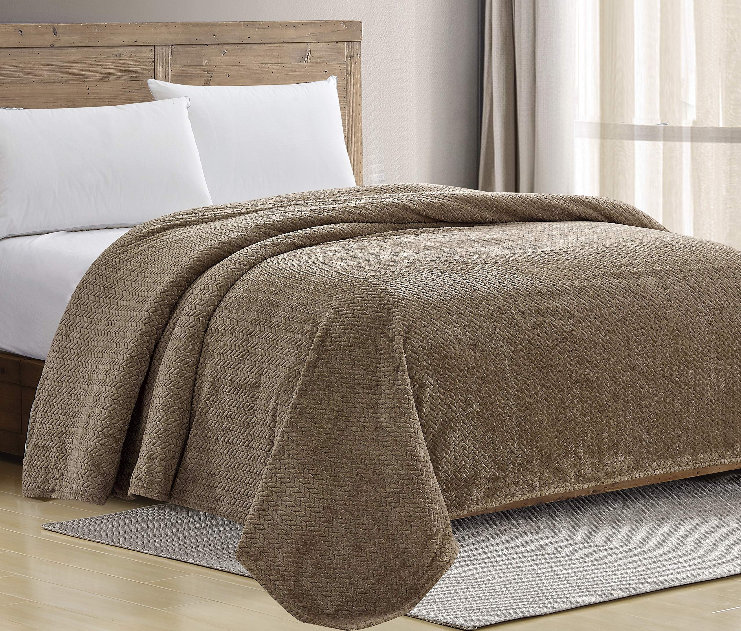 Noble House Superior Chevron Braided Bed Blanket - Soft Microplush Throw Cover for Full Size Bed in Mocha Brown | Cozy Living Room, Bedroom & Dorm Essential