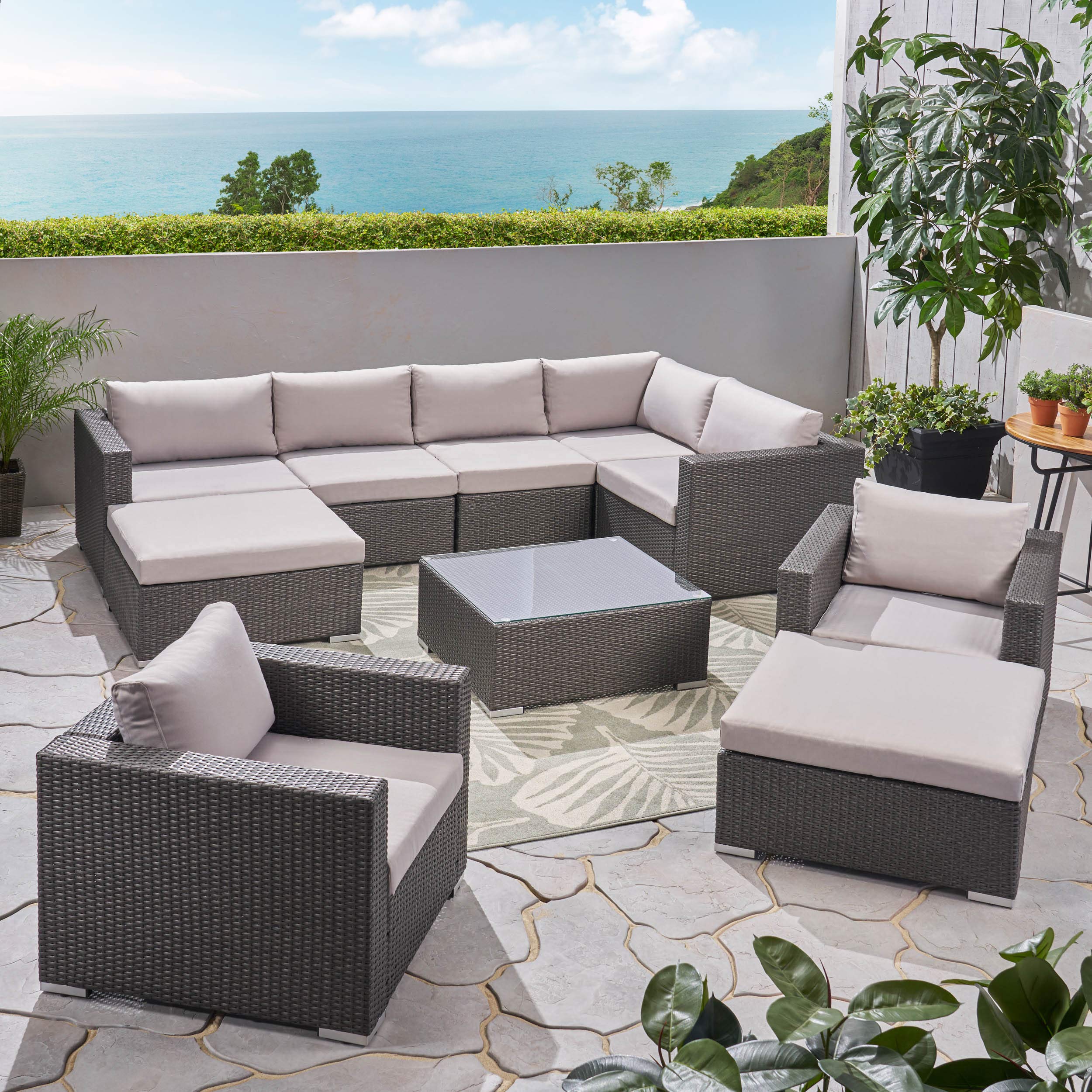 Outdoor 7-Seater Wicker Sectional Sofa with Aluminum Frame - Gray & Silver - Weather-Resistant Patio Furniture for Garden, Poolside & Backyard Relaxation