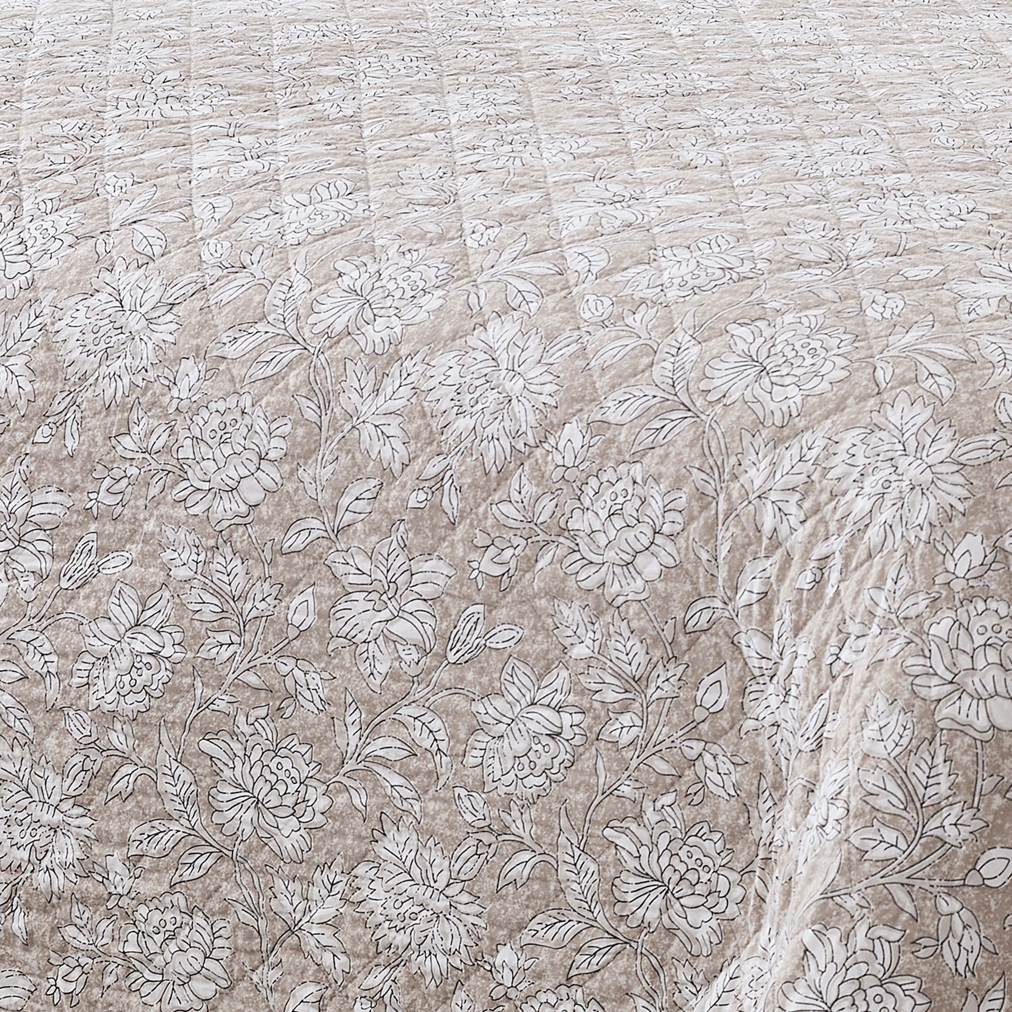 Zara Floral Block Reversible Cotton Quilt Set - Queen Size Bedding, Soft & Breathable Comforter Cover with Pillowcases - Perfect for Spring & Summer Bedroom Decor