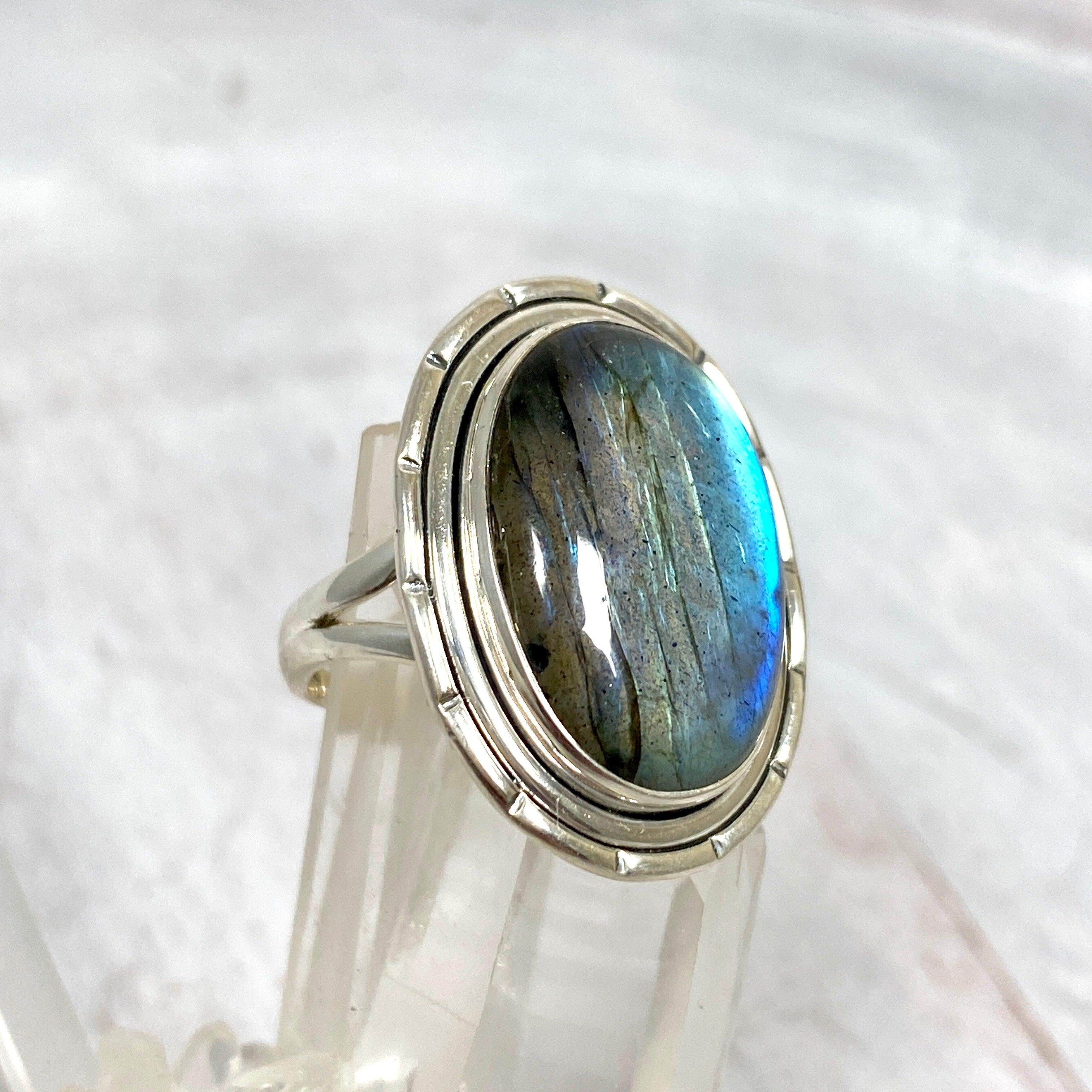 Labradorite Oval Filigree Ring - Size 7 - Sterling Silver - KRGJ2745 - Perfect for Boho Jewelry & Gift Giving