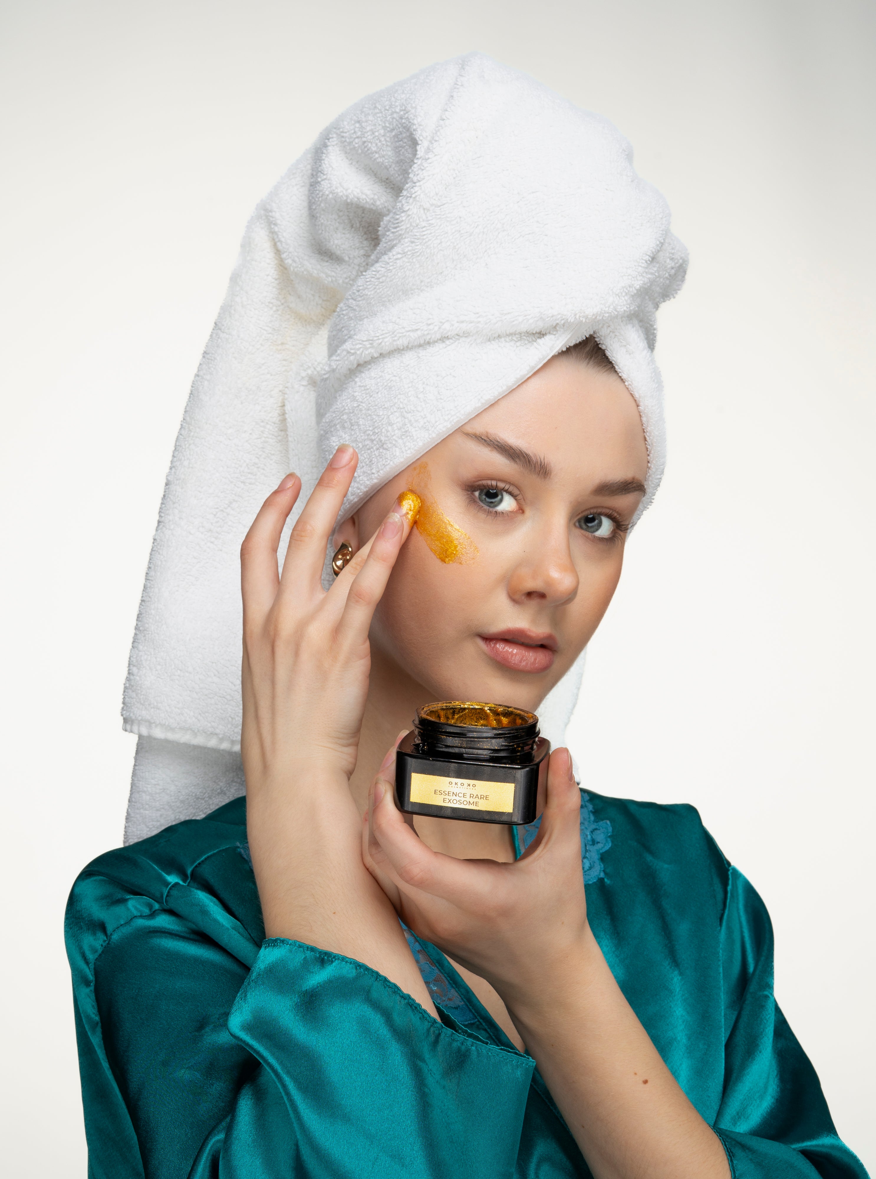 Essence Rare Precious Gold Face Mask - Luxurious Anti-Aging Skincare Treatment for Glowing Skin | Spa Night & Special Occasion Self-Care