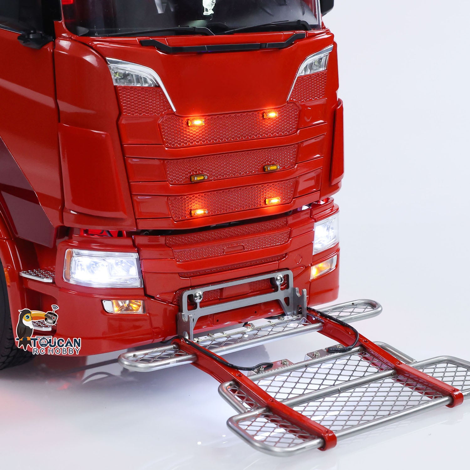 1/14 Scale RC Tractor Truck 770S 8x8 - Metal Chassis Remote Control Lorry with Lock Differential, 3-Speed Transmission, Cab Suspension & Smoke Effect - ST8 Battery Included - Perfect for Off-Road Adventures & Construction Site Play