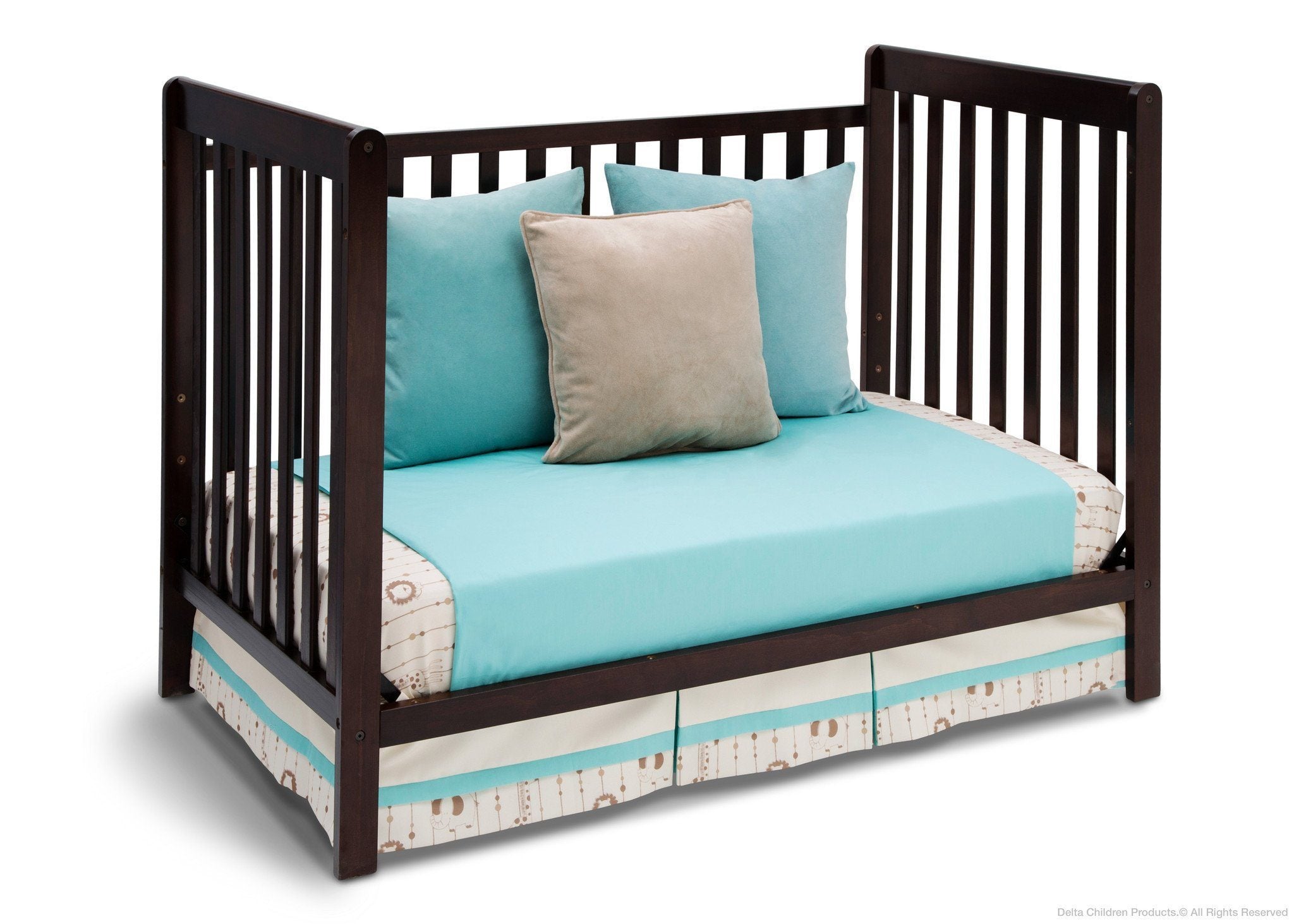 3-in-1 Convertible Baby Crib with Adjustable Height - Toddler Bed & Daybed - Perfect for Nursery, Bedroom & Small Spaces
