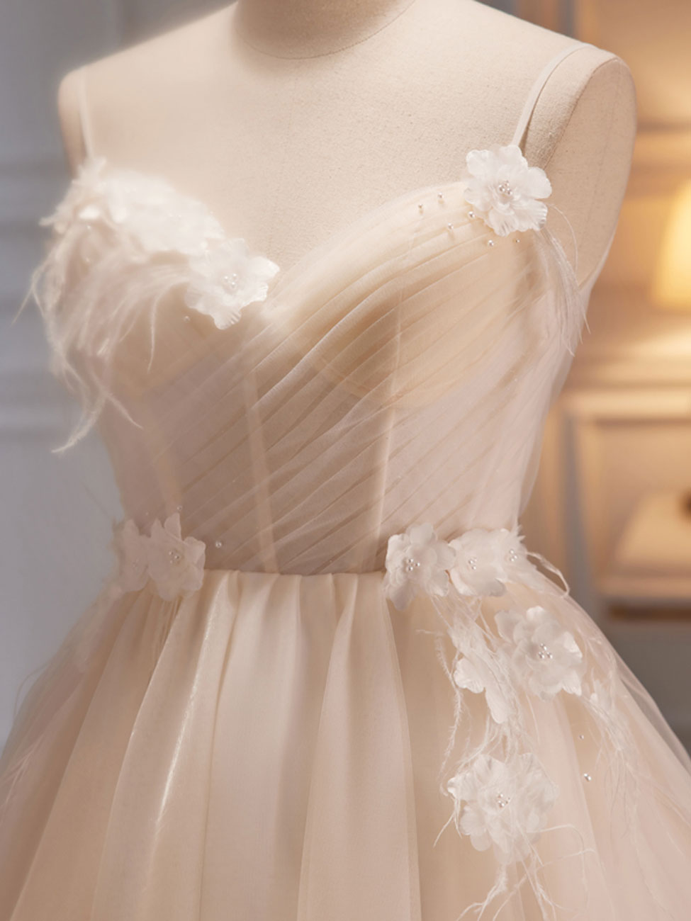 Elegant A-Line V-Neck Tulle Short Prom Dress in Light Champagne - Perfect for Homecoming, Cocktail Parties & Special Occasions