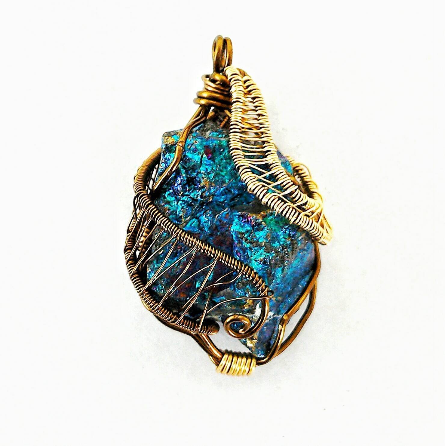 Natural Raw Peacock Ore Crystal Pendant Necklace - Bornite Healing Stone Jewelry for Women, Spiritual Energy & Chakra Balancing - Perfect for Meditation, Yoga & Boho Fashion