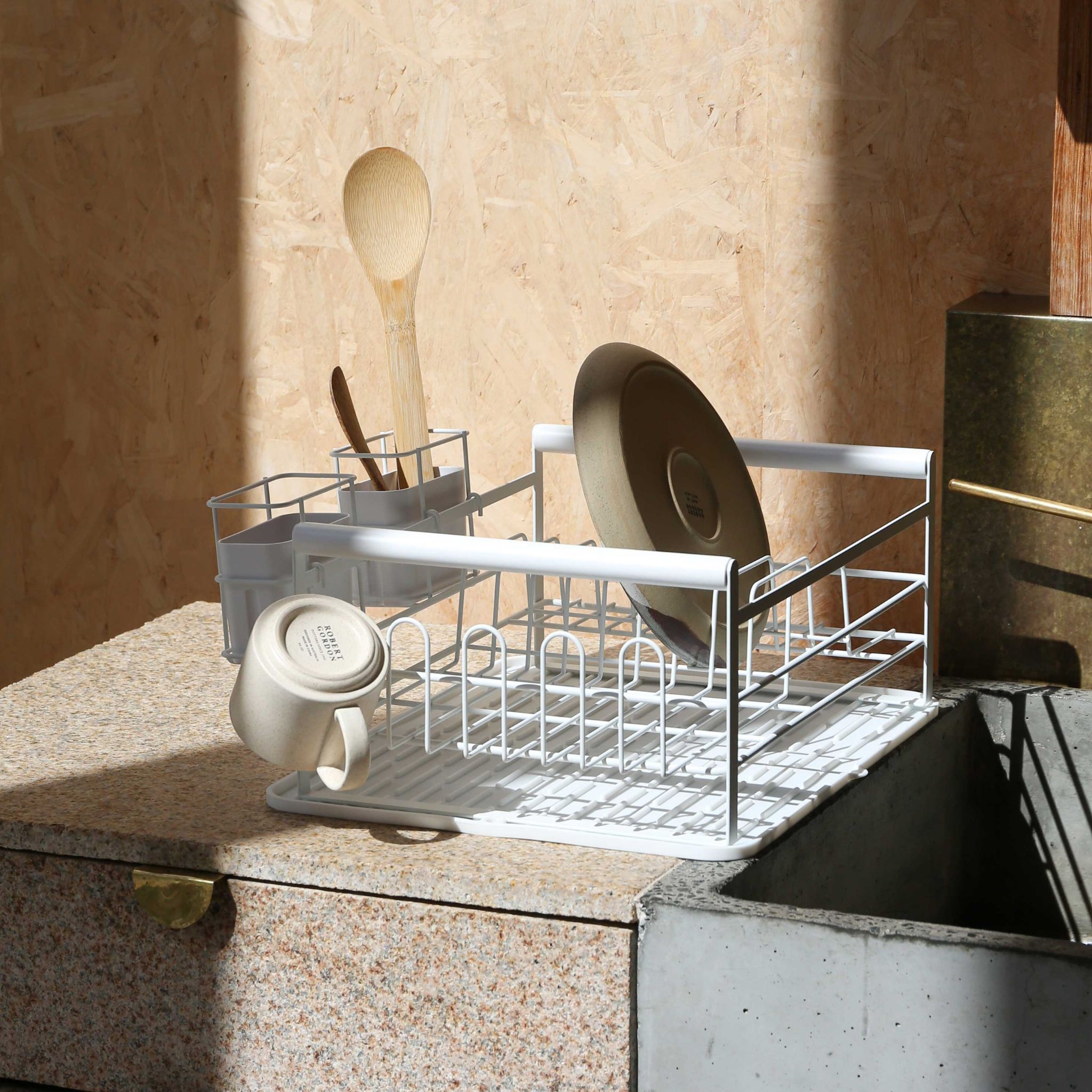 DESIGNSTUFF White Dish Drying Rack with Removable Utensil Holders - Space Saving Countertop Organizer for Kitchen, Dining Room & Small Apartments