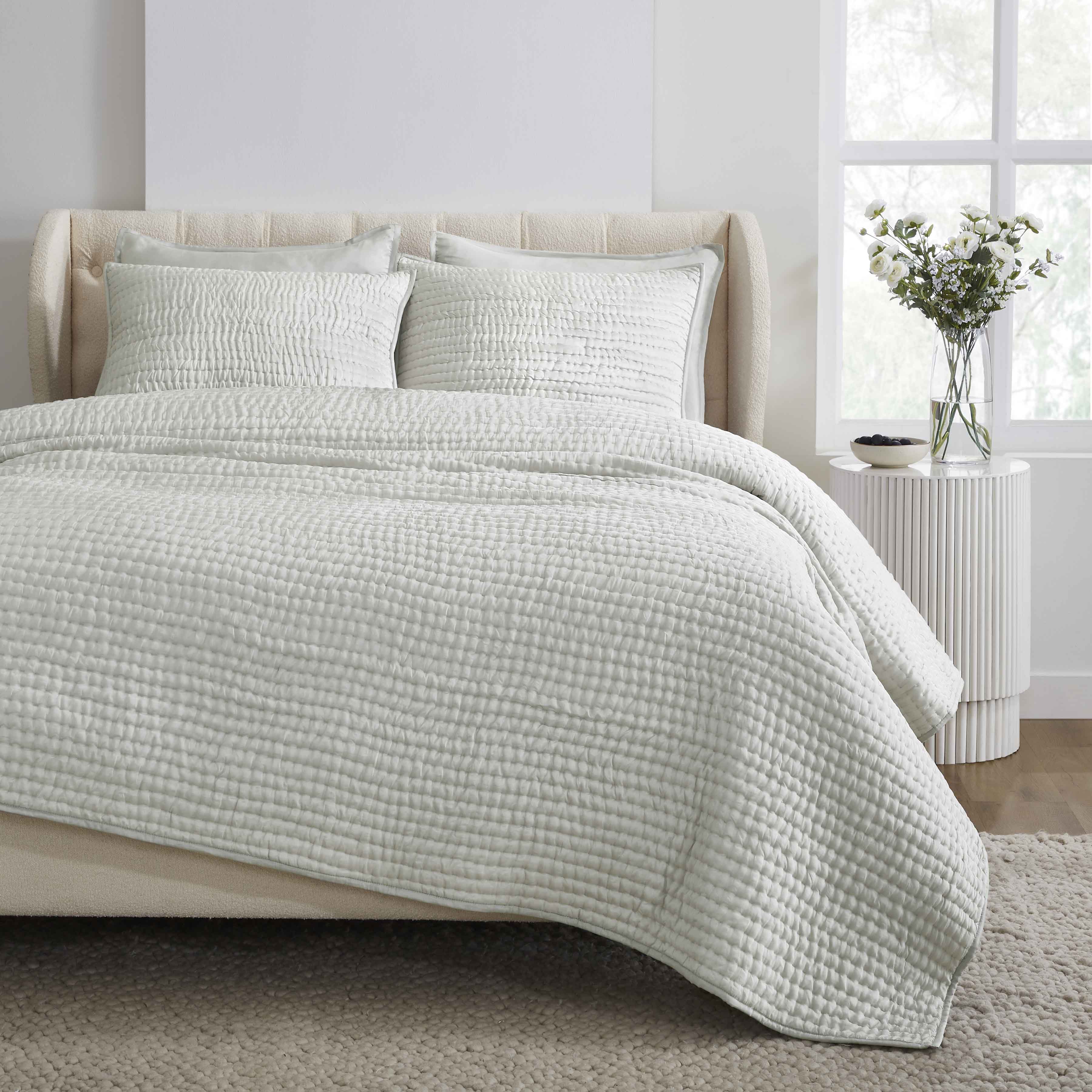 Bella 100% Pure Silk Pick Stitch Medium Weight Quilt & Sham Set - Queen Size Luxury Bedding for Elegant Bedroom Decor & Cozy Sleep