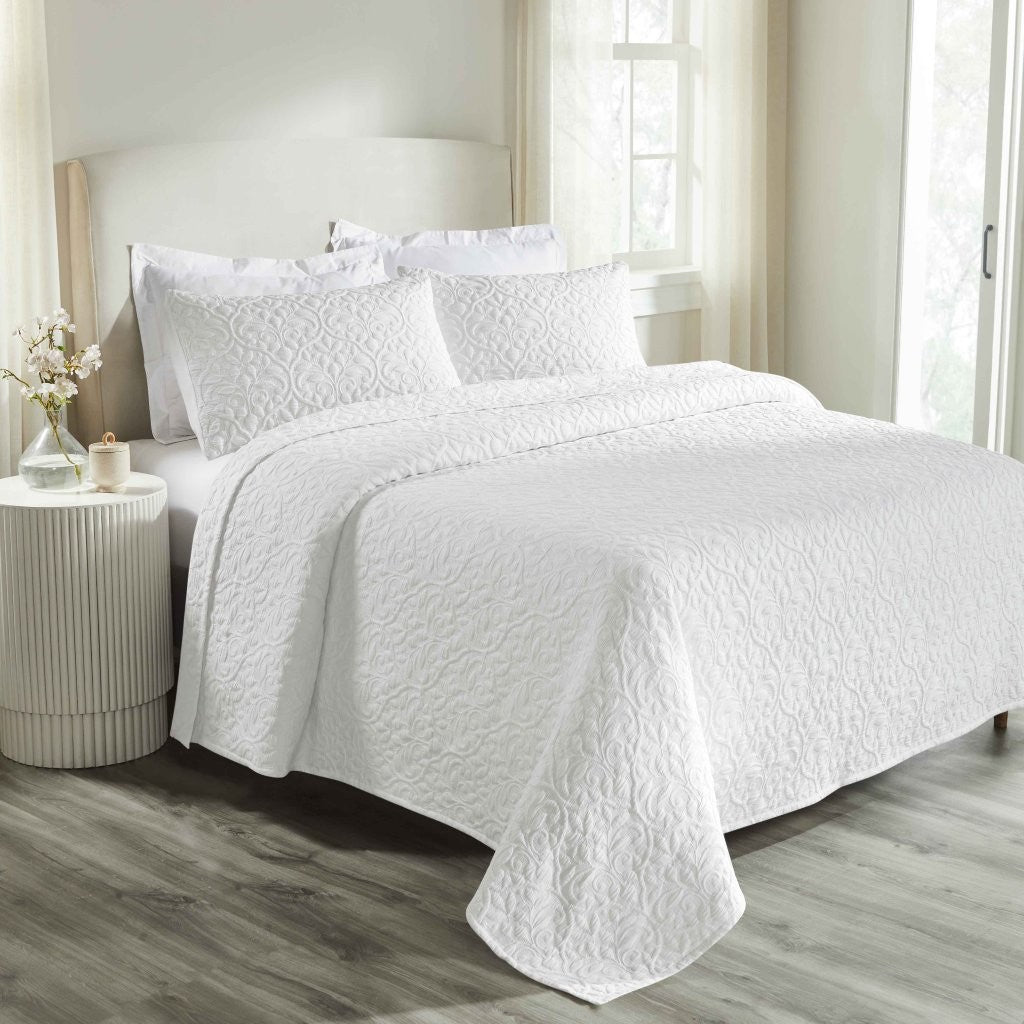 Premium Vineyard Cotton Blend Medium Weight Matelasse Woven Coverlet - Soft Bedspread for Master Bedroom, Guest Room & Luxury Hotels