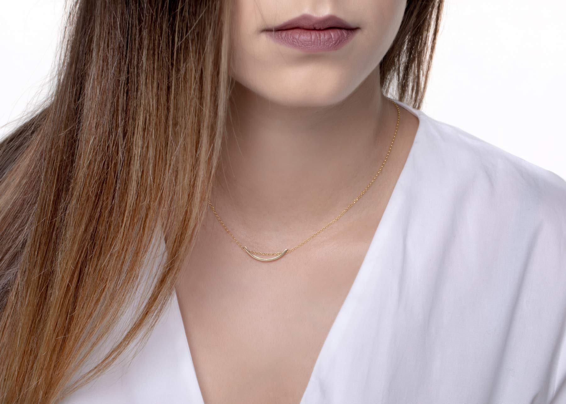Elegant Jewelry Box - Floating Bar Necklace for Women, 9K 14K 18K Solid Gold Curved Bar Necklace | Perfect for Gifts, Date Nights & Special Occasions
