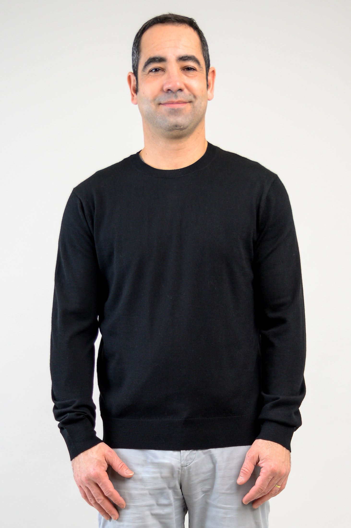 Premium Fraser Sweater for Men & Women - 100% Merino Wool, Soft & Warm Winter Pullover in Black - Perfect for Office, Travel & Outdoor Activities