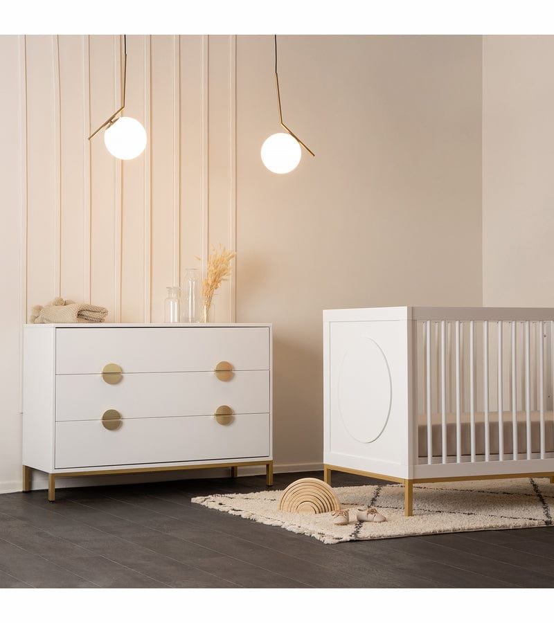 Chicago 3-in-1 Convertible Baby Crib with Toddler Bed & Daybed - Safe & Stylish Nursery Furniture for Newborns to Toddlers - Perfect for Small Spaces & Modern Nurseries