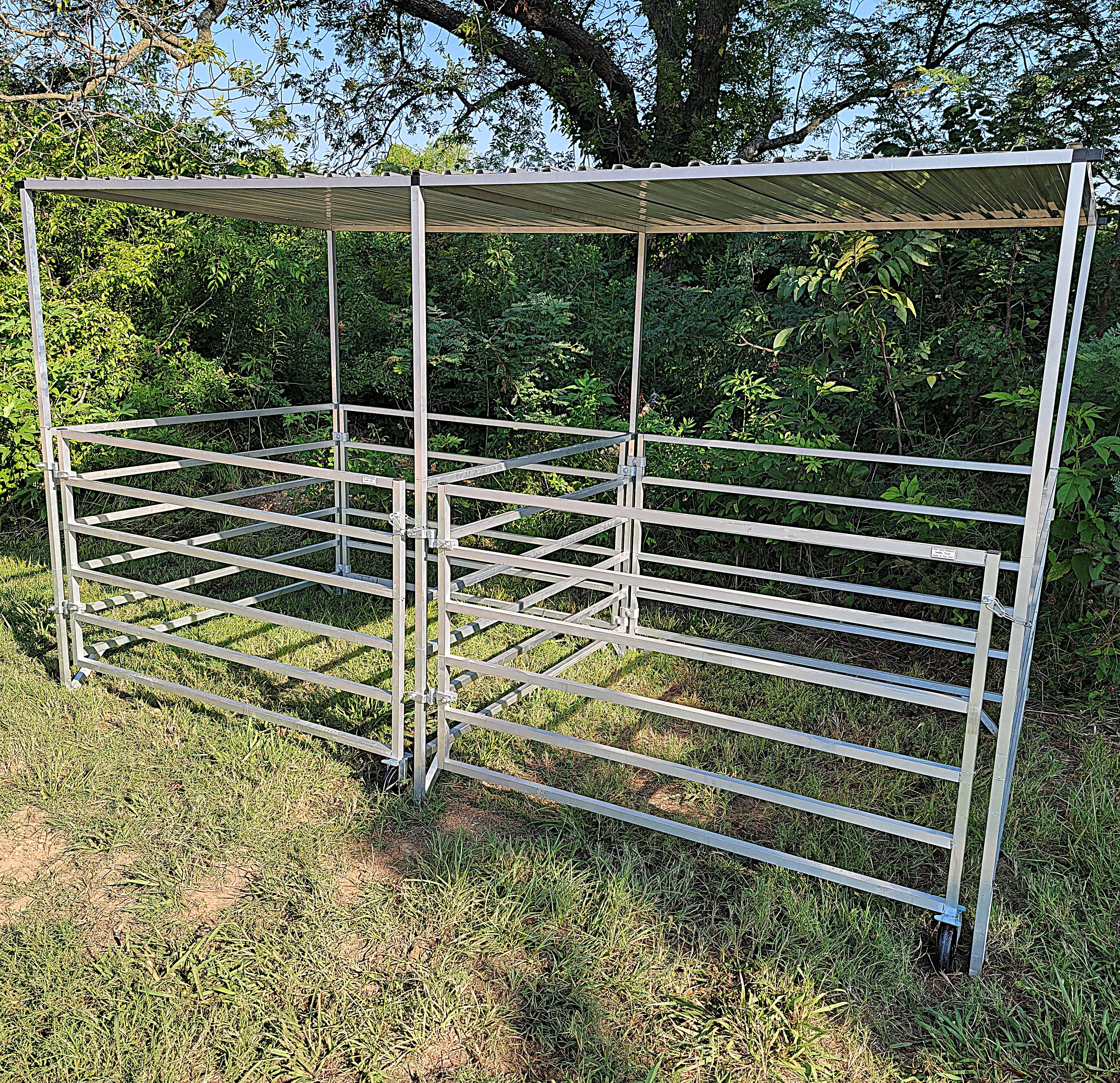 **5 Ft x 5 Ft Aluminum 6-Rail Add-On Stall Kit with Canopy (2 Panels, 1 Gate, 1 Canopy) – Perfect for Horse Stalls, Livestock Pens, and Farm Enclosures**