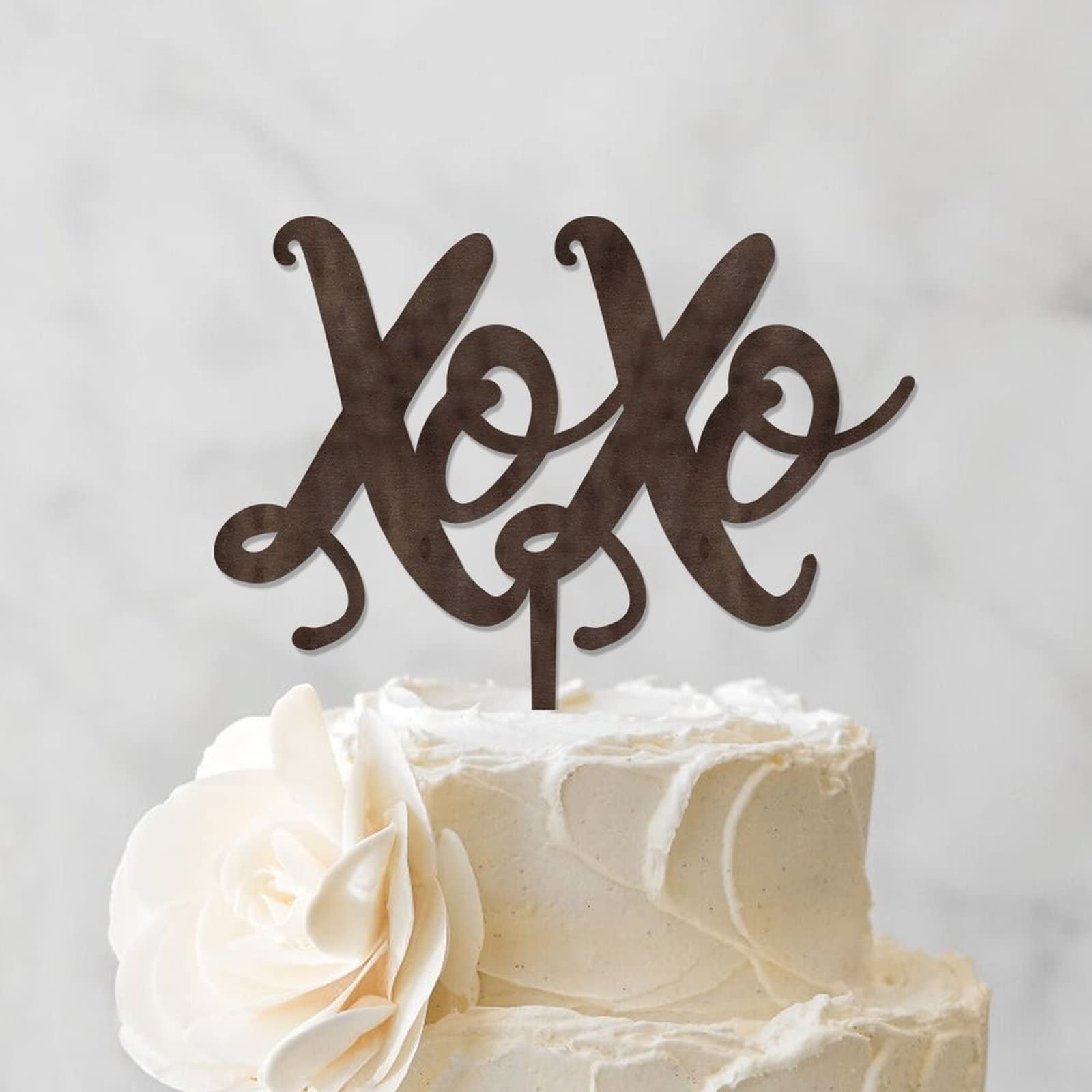 Personalized Mr & Mrs Wooden Wedding Cake Topper - Rustic Engagement Cake Decorations for Wedding & Anniversary Cakes - Perfect for DIY Wedding Decor & Bridal Showers