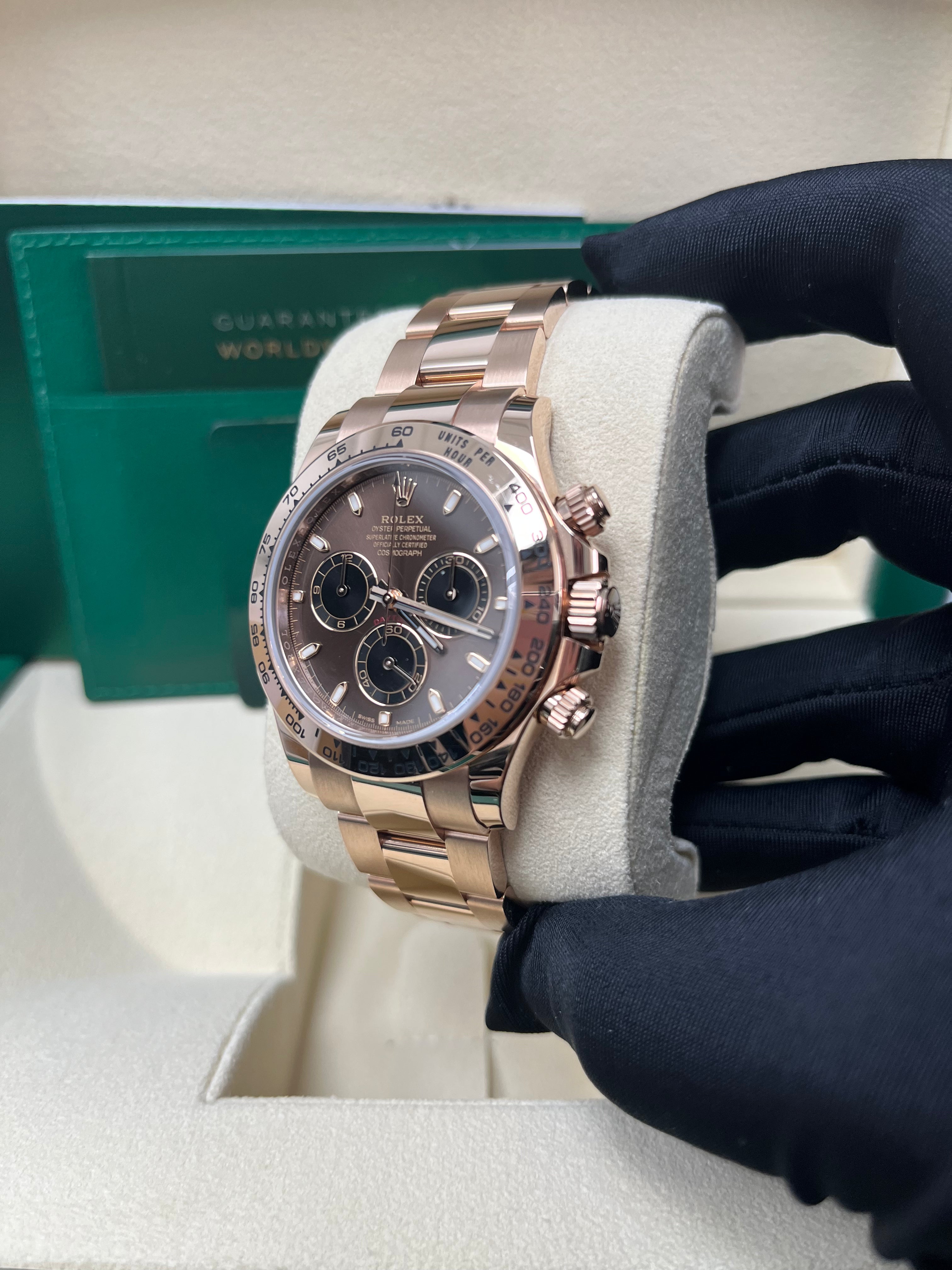 **Rolex Everose Gold Cosmograph Daytona 40mm Watch - Chocolate & Black Index Dial (Ref. 116505) | Luxury Men's Chronograph for Business & Special Occasions**