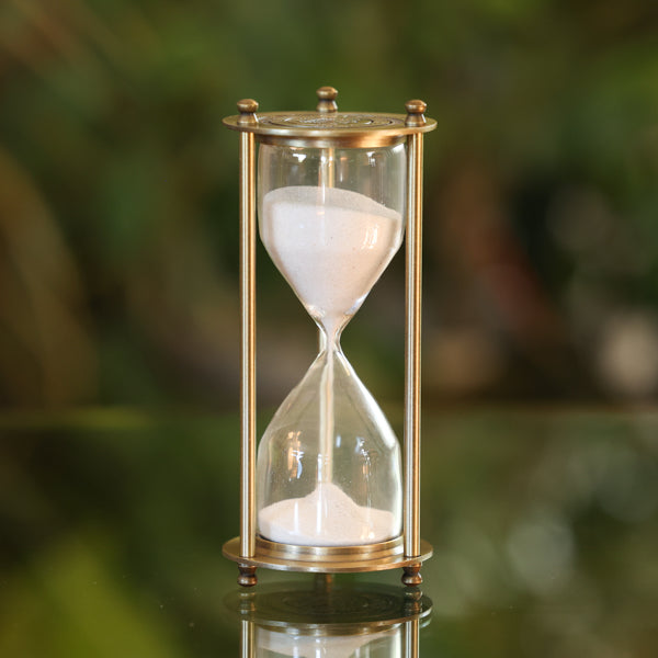 Vintage Brass Variable Minute Hourglass Timer 1-7 Minutes - Perfect for Board Games, Meditation, and Kitchen Cooking Timer