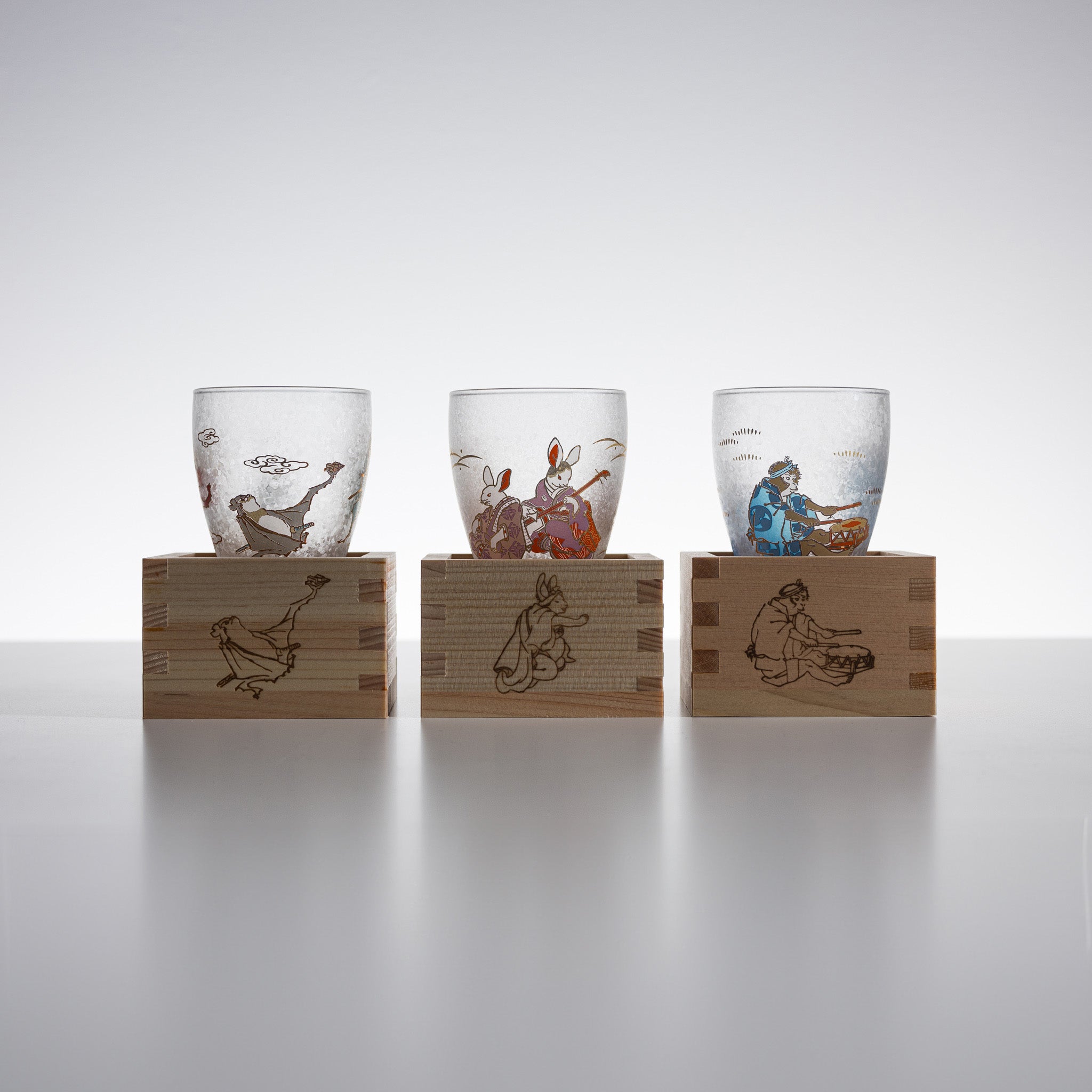 Lucky Animals Masuzake Sake Cup with Wooden Masu - Monkey Design Japanese Traditional Drinking Vessel for Sake Ceremonies & Home Bar Decor