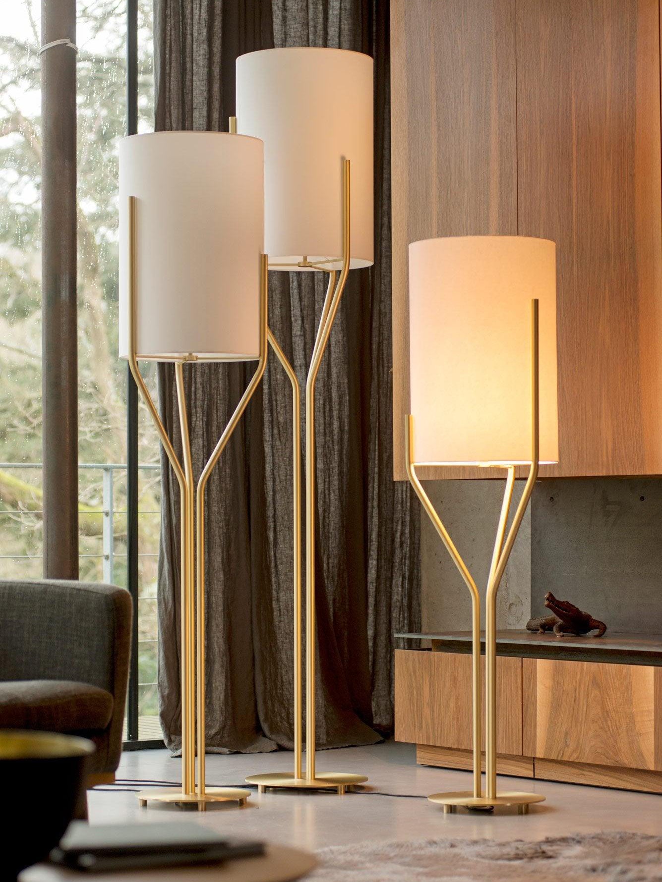 Modern Arborescence Floor Lamp - Adjustable Height LED Standing Light for Living Room, Bedroom & Office - Energy Efficient Home Decor Lighting for Reading & Relaxation