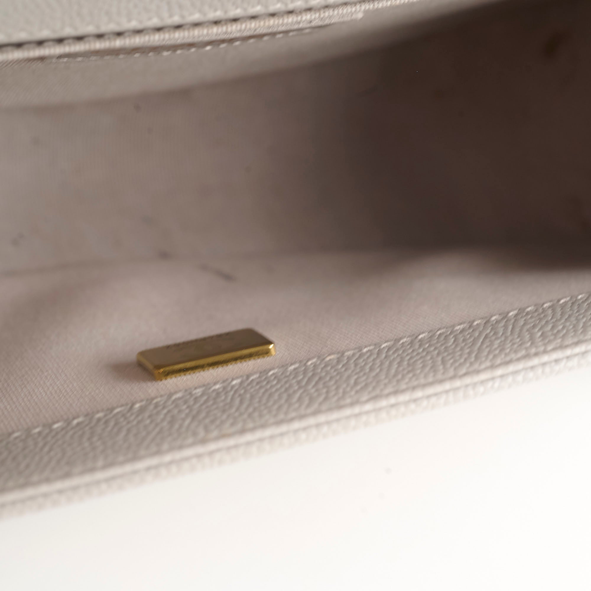 Chanel Caviar Leather Old Medium Flap Bag in Grey with Microchip - Perfect for Luxury Everyday Use & Special Occasions