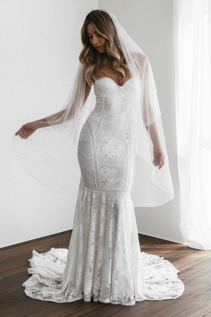 Elegant Pearly Midi Veil for Brides - Perfect for Weddings, Bridal Showers & Formal Events