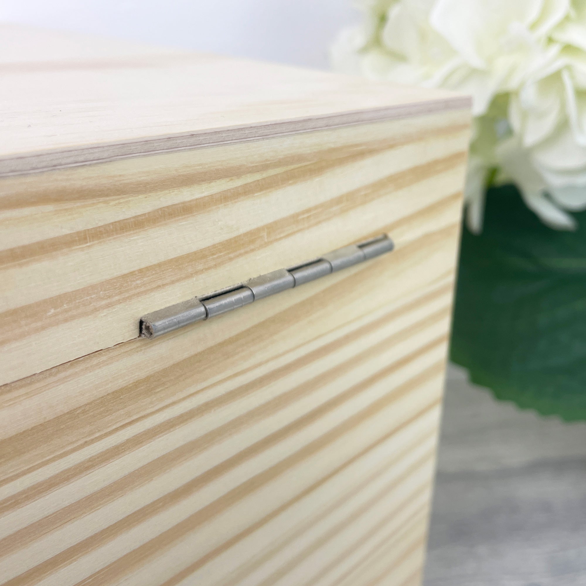 Personalized Engraved Floral Wooden Memory Keepsake Box - Custom Message Gift for Wedding, Anniversary & Baby Shower - 5 Sizes (16cm, 20cm, 26cm, 30cm, 36cm) - Perfect for Jewelry, Photos & Special Mementos Storage