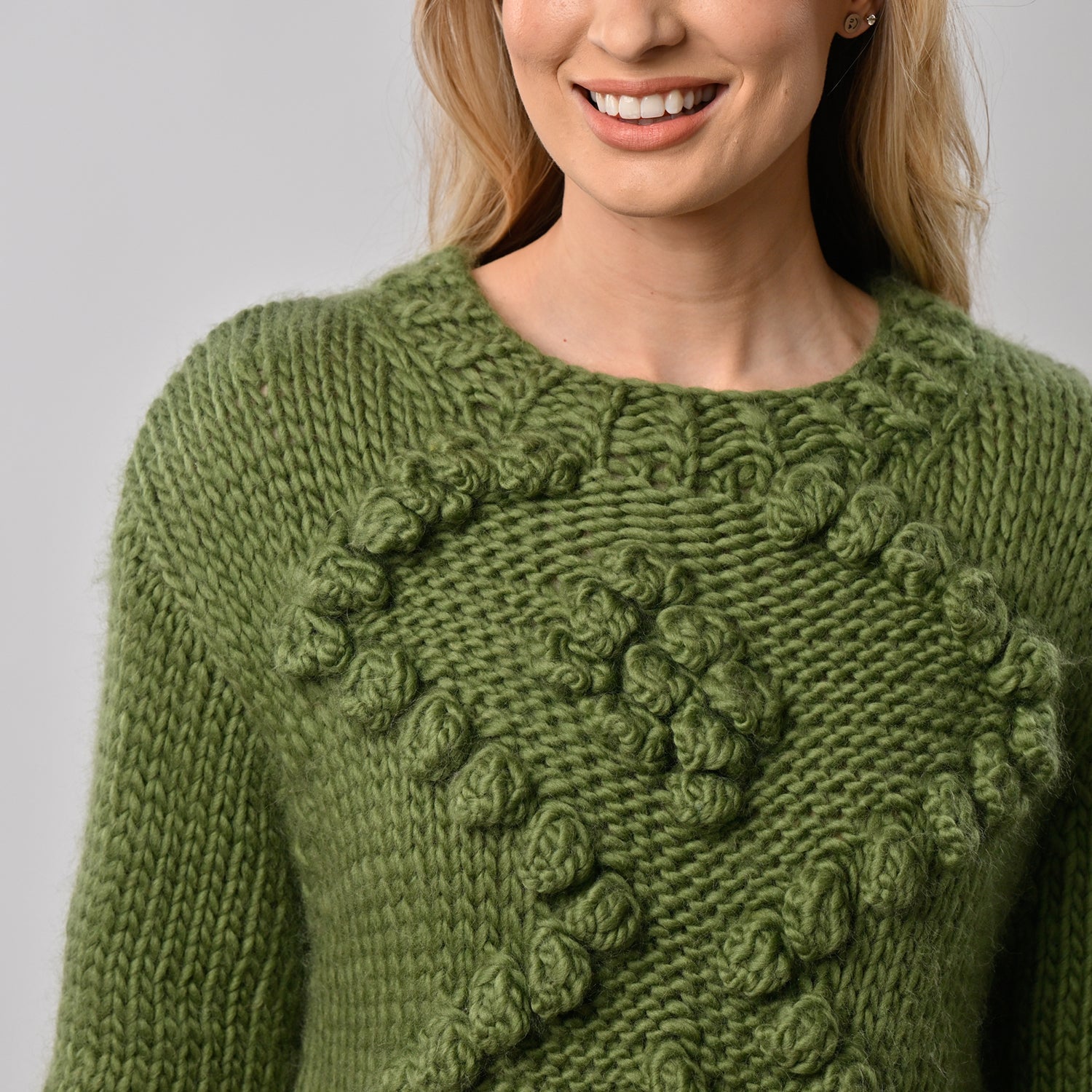 Bobble Jumper Knitting Kit - DIY Chunky Knit Sweater Making Set with Yarn & Needles - Perfect for Winter Crafts & Cozy Homemade Gifts