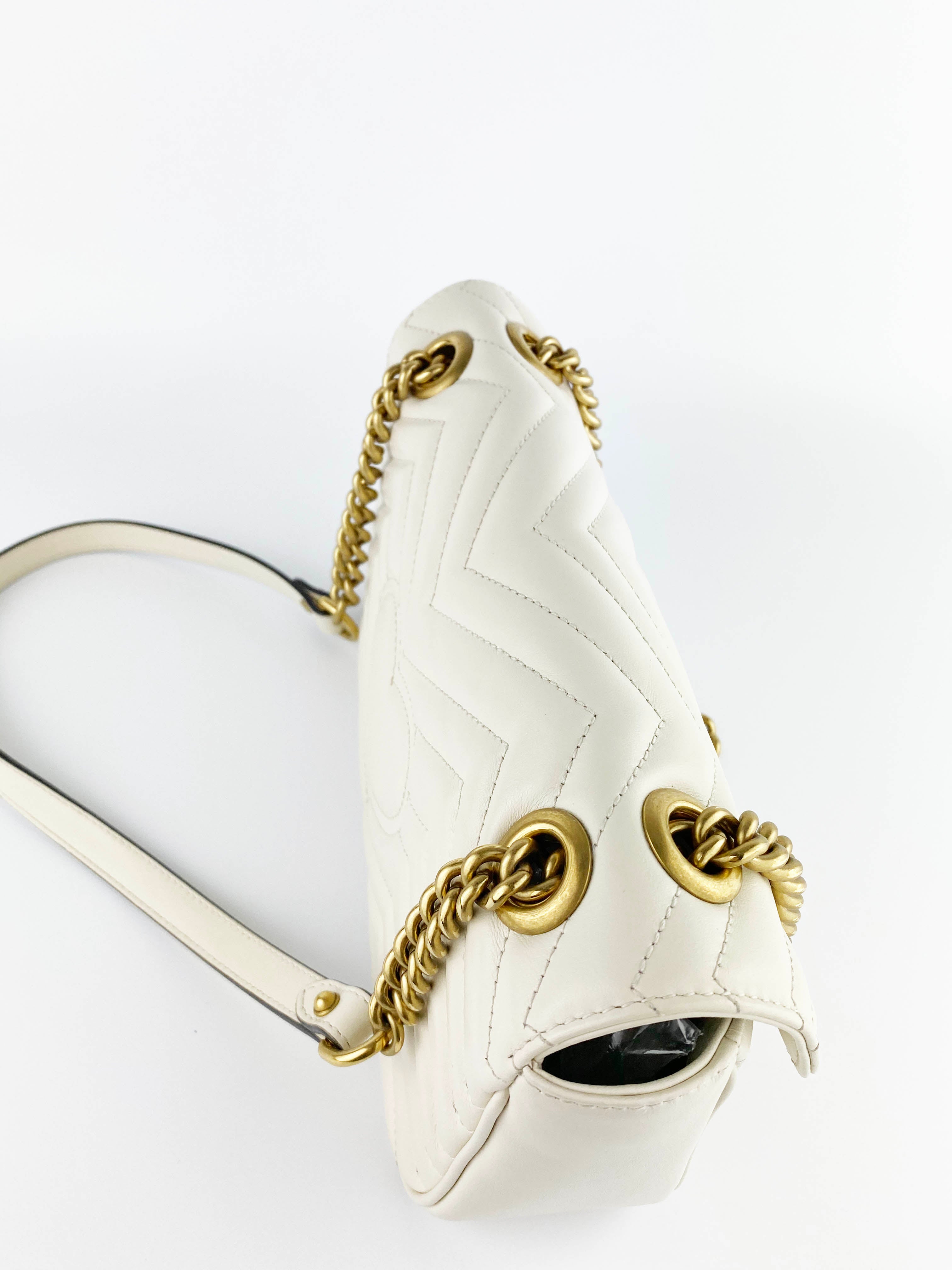 Gucci GG Marmont Small Matelassé Leather Shoulder Bag for Women | Luxury Designer Crossbody Purse | Perfect for Date Night, Parties & Everyday Use
