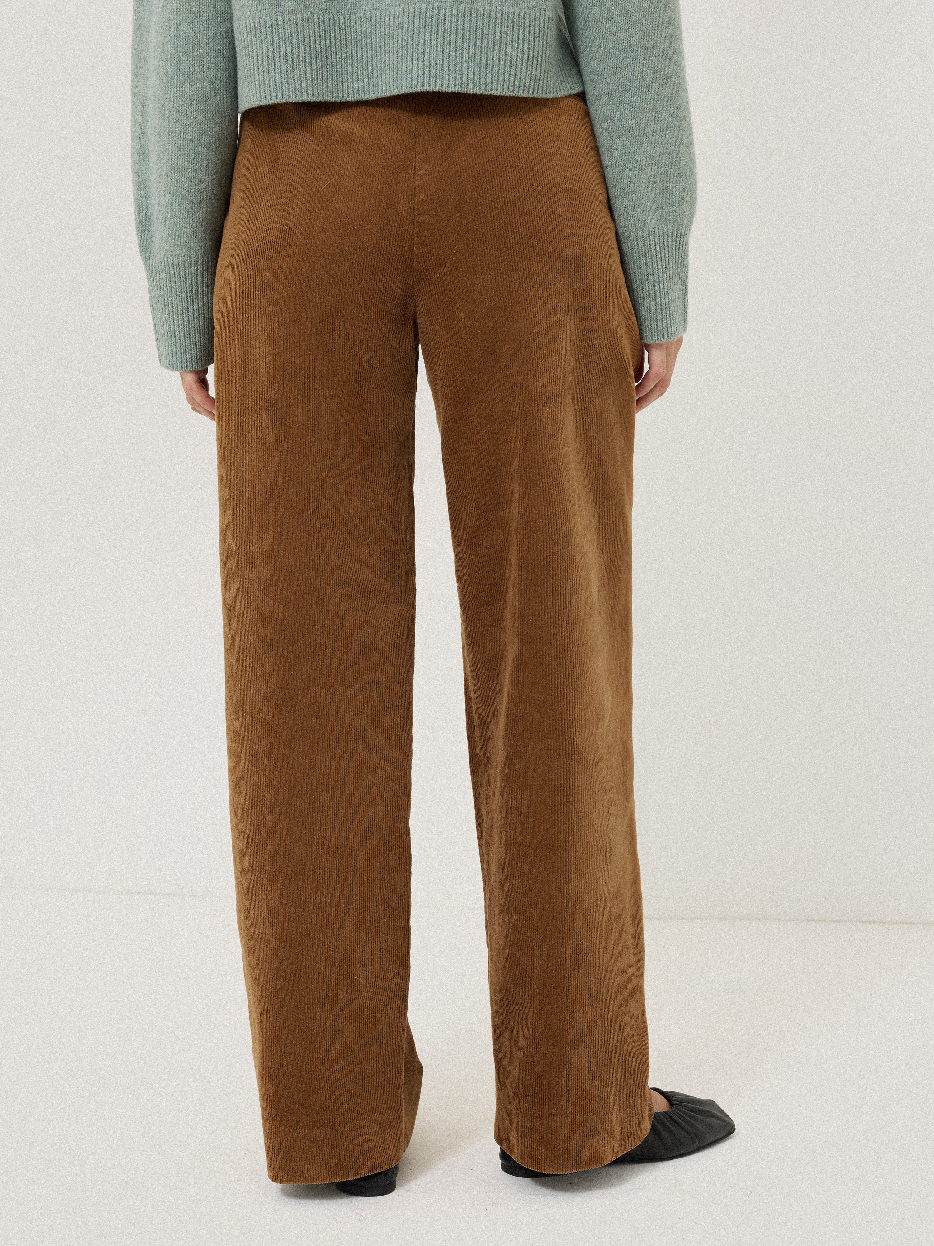 Stylish Brown Corduroy Pleat Pants for Men & Women - Comfortable & Trendy Fall Winter Casual Trousers for Office, Dating & Daily Wear