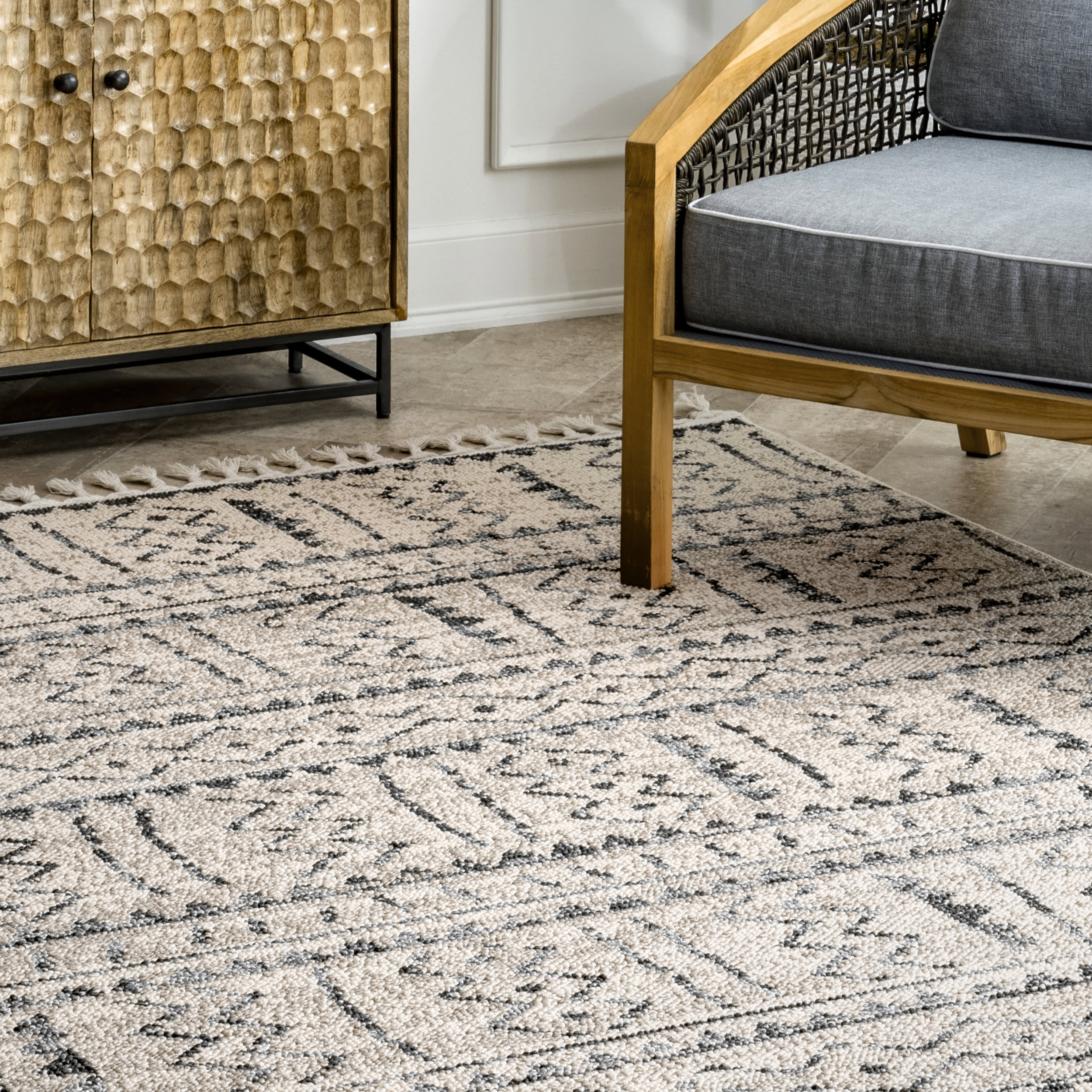 Handmade Ivory Tassel Rug - Bohemian Chic Decorative Area Rug for Living Room, Bedroom & Nursery | Soft & Stylish Home Decor
