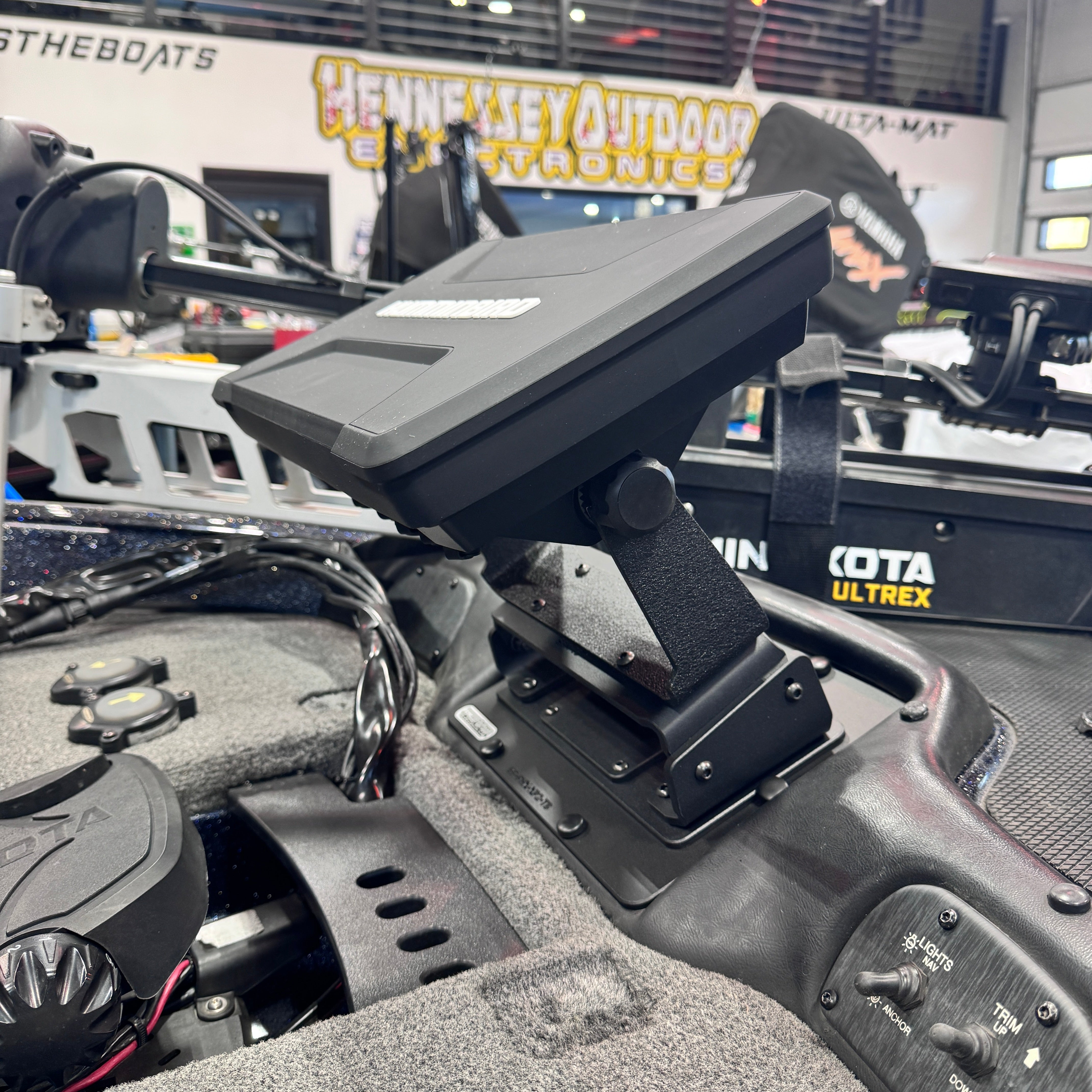 H.O.E. Single Bow Mount System for 2017 Phoenix 818, 819, 919, 920 PRO - 10.7W x 7.7H - Perfect for Boat Accessories & Marine Equipment Upgrades