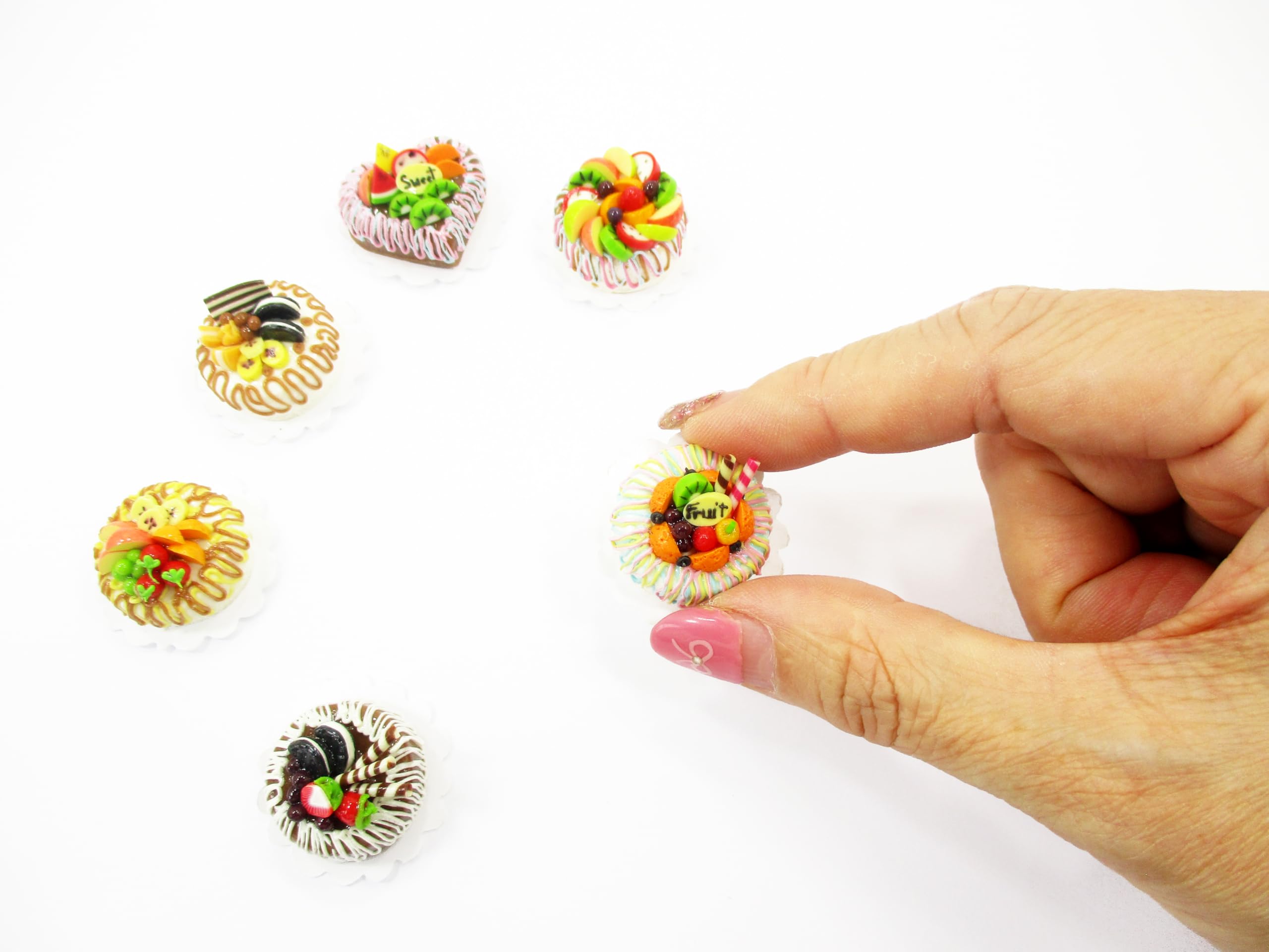 Miniature Dollhouse Food - 6-Piece Mixed Fruit Cake Set (2cm) for Doll Bakery & Tea Party Accessories | Perfect for Dollhouse Decor, DIY Crafts, and Miniature Collectibles